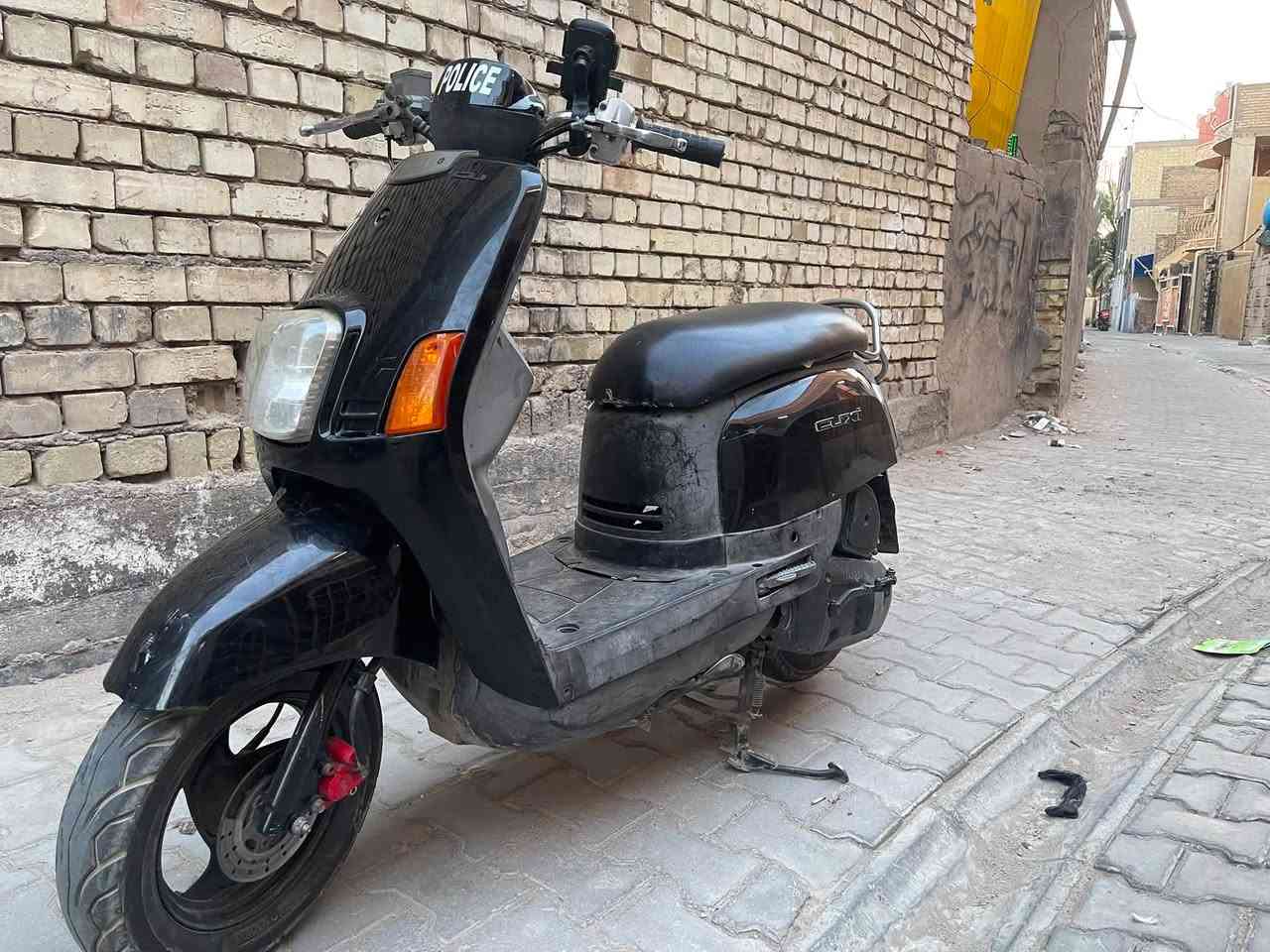 بوليس 🚓 كفاله عامه كابريتى 
مكينه مكفوله برغي مامفتوح بيهى شرط فحص يوم كامل اذا مفتوحه ترجع شلعه معدل فول 
كفرات بلاديه 
كهربائيات كله شغاله منطول لطول 
دبلات تايرات لوك طسه ناعمه دراجه مال جنايه سعر 600 الف بيهى مجال حك جيه استفسار اكثر اتصال ☎️ ***********
