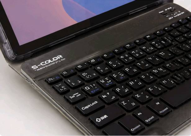 . المواصفات التقنية (الخلاصة)
المواصفة السعر 93 الف 
التفاصيل 
العلامة التجارية
S Color
الموديل
GT90 Ultra
مقاس ونوع الشاشة
10.1 بوصة / HD IPS (دقة 1280×800)
نظام التشغيل
أندرويد 13 (Android 13)
المعالج
معالج رباعي النواة (Quad Core SOC)
الذاكرة (RAM / ROM)
16 جيجابايت رام / 512 جيجابايت تخزين داخلي
سعة البطارية
10000mAh (طاقة الإدخال: 9V/2A)
الكاميرات
أمامية 13.0MP / خلفية 30.0MP
الشبكات والاتصال
5G / Dual-SIM / WIFI / Bluetooth / FM / Navigation
المنافذ
منفذ شحن Type-C، مدخل سماعات 3.5mm، ويدعم OTG

4. محتويات العبوة وباقة الهدايا (Free Accessories)
يأتي التابلت مع باقة هدايا متكاملة مجانية تحوله إلى محطة عمل محمولة:
جهاز التابلت GT90 Ultra.
لوحة مفاتيح لاسلكية (Wireless Keyboard) مدمجة مع جراب حماية كلاسيكي أنيق.
ماوس ضوئي لاسلكي (BT Optical Mouse) لسهولة التحكم والعمل.
سماعات أذن ستيريو بلوتوث (BT Stereo Earphone) للاستمتاع بالصوتيات والمكالمات بصوت نقي.
مجموعة هدايا مجانية تشمل جراب، ساعة أطفال، وقلم تاتش