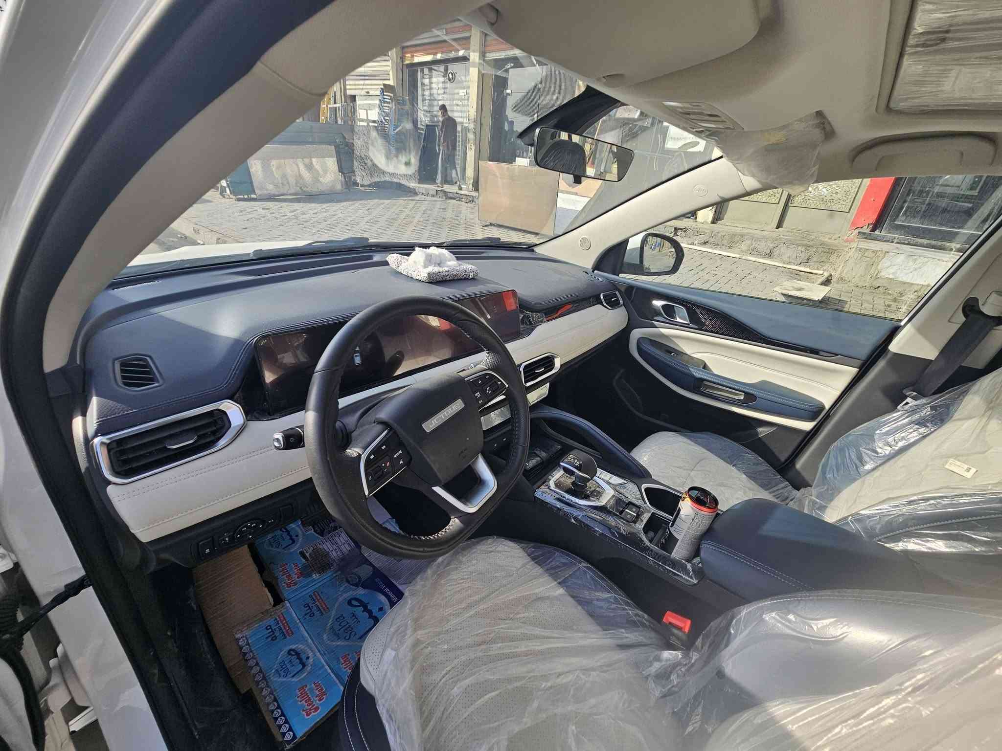 جيتور ٢٠٢٦ x50 للبيع ماشيه ٦٠٠ كيلو يعني زيرو مرقم بغداد بااسمي تحويل ثاني يوم السياره بعدها بلجيس فول مواصفات ضمان شركه تحكمات يدويه وصوتيه تبريد ثلج لون ابيض اشتريتها قبل ٤ اسابيع تشغيل عن بعد مانع انزلاق بانوراما حساسات خلفيه واماميه كامره اربع جهات سياره حيل نضيفه
الداخل مالتها نيلي وبيجي  ورزنه بشارع ومرتبه شراي يراسلني خاص
السعر ٢٤ مليون وبيها مجال 
سبب البيع عندي ظروف صارت
