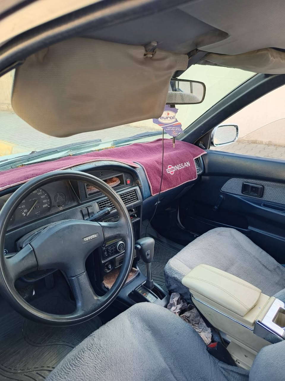 كورلا موديل تسعين للبيع گير اوتوماتيك رقم شمالي كابون بانزين بيها صبغ بلادي فقط هلالت الخلفية صبغ سعر ٤٨ وبيها مجال ***********

