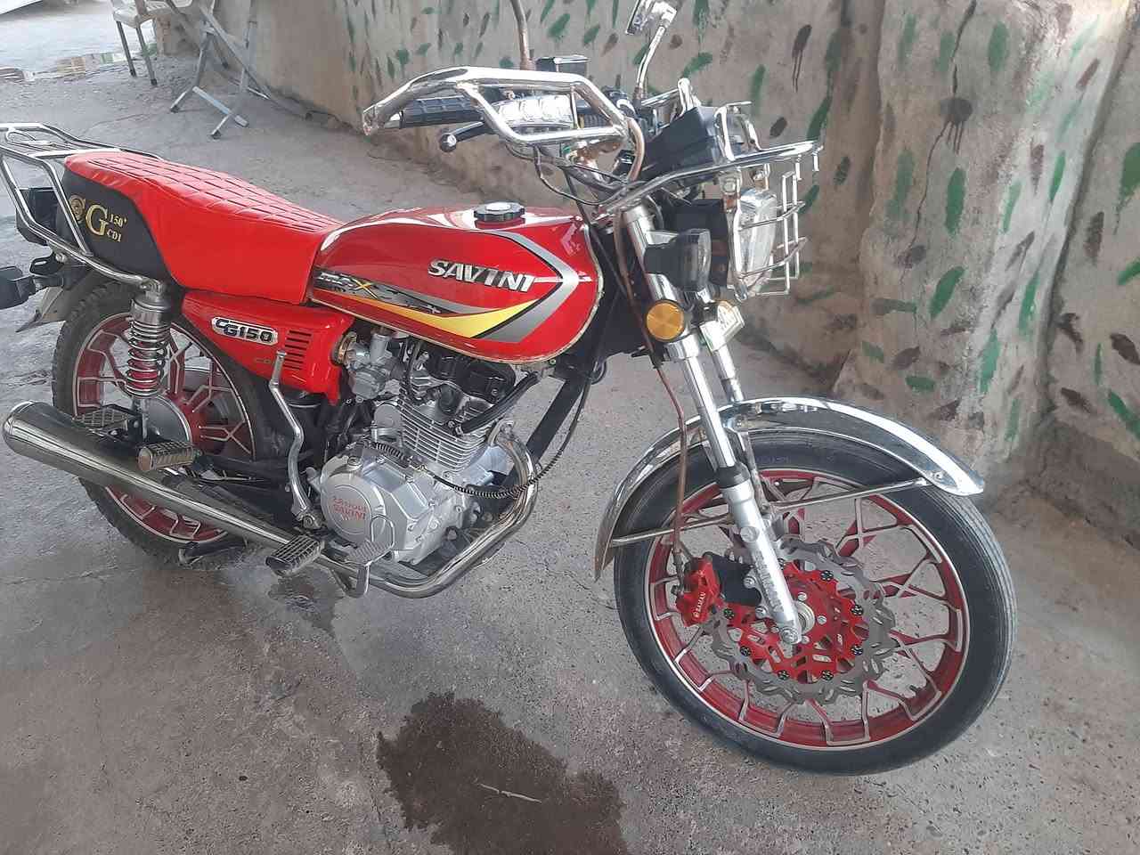 السلام عليكم موطور سونك موديل 24 حجم المحرك 150 المحرك مامطخوخ سبانة شرط شلعة ومعدل  تجي جيكو كامل ولشراي هلا بيك بكل وقت السعر 700 وبي مجال رقمي ***********
