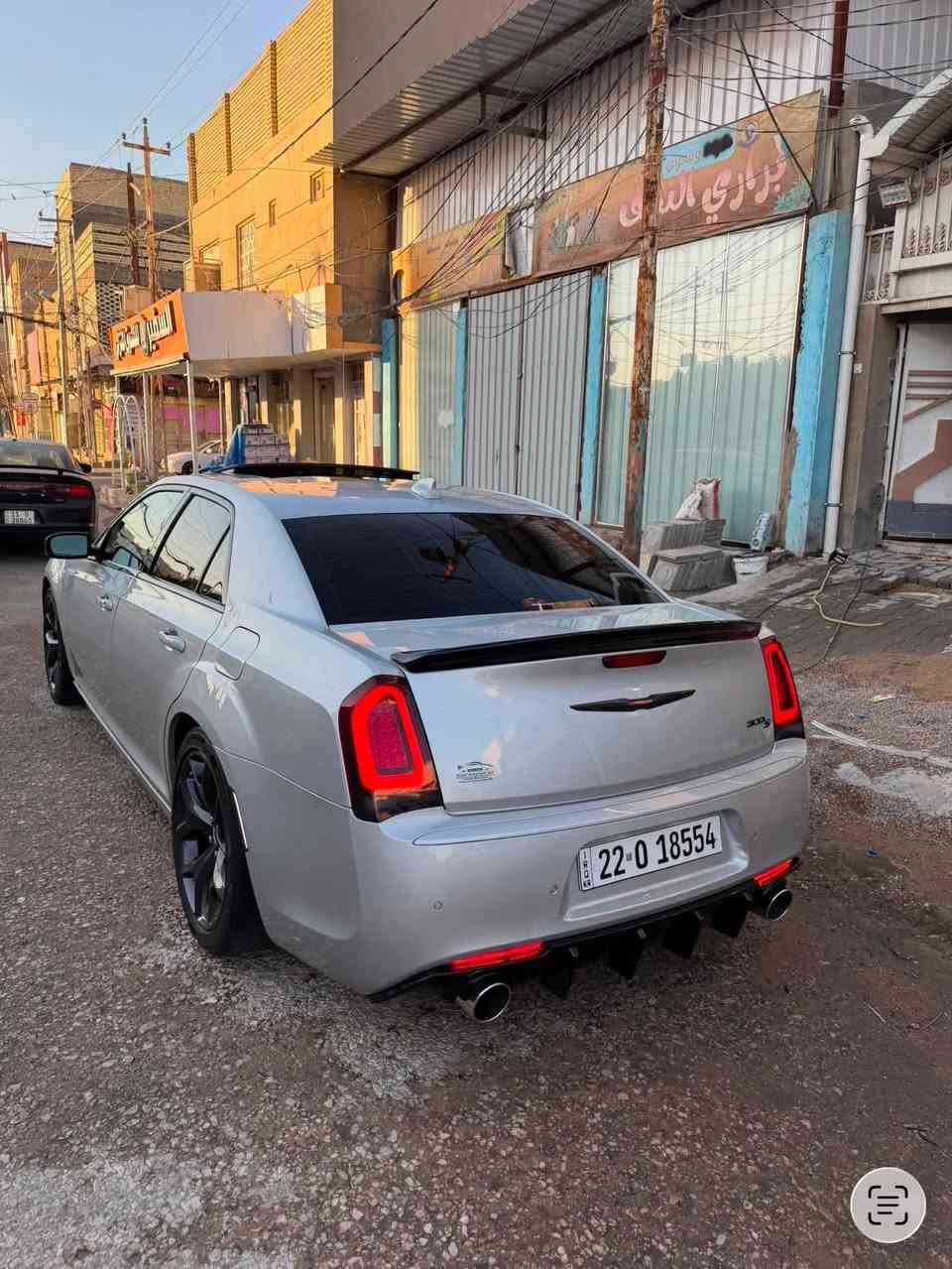 سلام عليكم
كرايسلر 300s مديل 2023 لاست كول 
 تو ويل رقم اربيل 
مكينه 6 سلندر 3600
السياره كلش نضيفة وماشيه 71 الف ميل
فول مواصفات بنوراما
حساسات امامي وخلفي
رادار جانبي نقطة عمياء 
كشنات جلد حظن 
حادث كلش خفيف وسطحي 
 ربع جاملغ وشويه من البنيد
بدون دواخل راديترات اصليه 
مكان السيارة النجف
للاستفسار اتصل على الرقم او تراسلني وتساب 
***********
