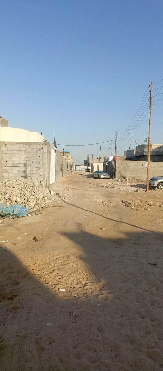 السلام عليكم بيت للبيع في الجزيرة شارع زين العابدين نزلت شيخ خالد موقع ممتاز على شارعين مساحة 180 بيع مستعجل *********** سعر 63
