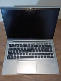 لابتوب HP جيل عاشر رام 8 - لون فضي شاشة 14 بوصة  للتواصل على الرقم  07...
