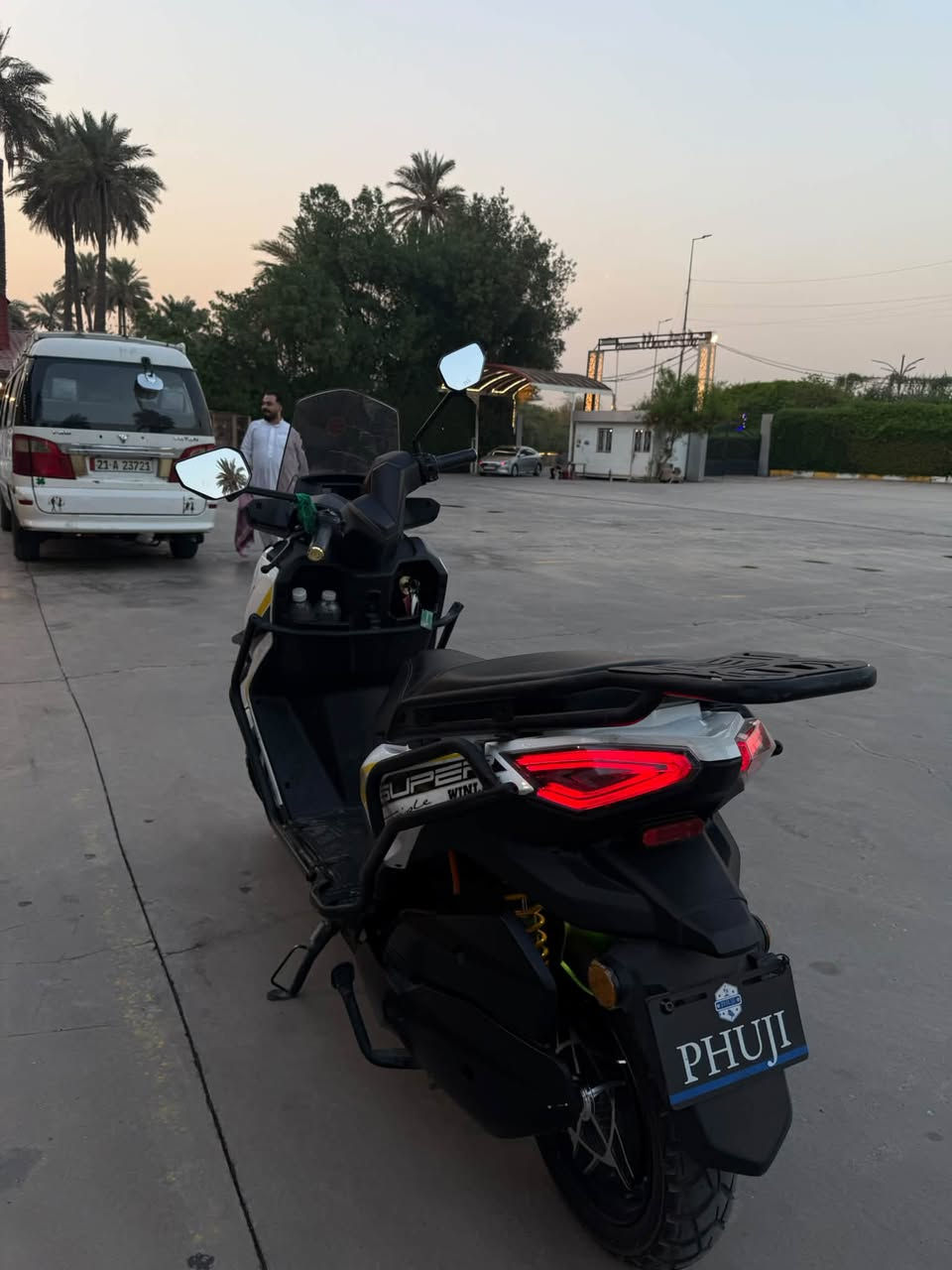 دراجه تي ماكس شحن من شركه (PHUJI)مشتريهة بواحد ونص رايدهة ب950 وبيهة مجال حك الجيه
ملف 3000

امبير 32

فولت 72

 6بطاريات كرافين مسطره

نضام بصمه تشغيل عن بعد 3 انواع تشغيل

قفل امان وحساسات

3 سرعات تمشي بل شحنه الوحده 60كيلو حقيقي عل ويز

سرعه 80حقيقي عداد 110بدون وزن

دراجه VIP كلش مريحه بل قياده بعدهي جديده 

***********
