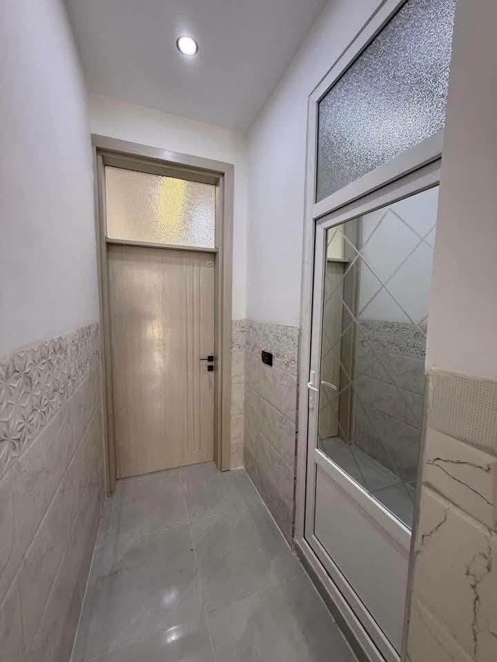 سعر المتر بناء ‏‪***********‬‏
350 بناء بلوك نقد 
400بناء بلوك قسط 
450 بناء طابوق احمر نقد 
500بناء طابوق  احمر قسط 
400بناء طابوق اصفر نقد
450 بناء طابوق اصفر قسط 
مواصفات درجة أولى 
المقدمة نصف المبلغ 
والنصف الثاني يقسم على 36 شهر
يتم حساب  مساحة البناء حسب الخريطة
مواصفات البناء 
1.تسليح الأساس شيش 16ملم وصب سمنت مقاوم 
2.الكهرباء أسلاك سعودي او اردني والمجاري الشريف المصري او البركة 
3.الارضية بورسلين والجدران للصحيات سيراميك 
4. الابواب الداخلية تركي والاستقبال والمطبخ قاصة
5. ⁠الشبابيك بي في سي 
6. ⁠لبخ الخارج سمنت والداخل جص وبورك 
7. ⁠الواجهة لبخ وتطعيم وصبغ
8. ⁠تجهيز سخان وماطور ماء وخزان ماء‏‪((‏‪***********‬‏
