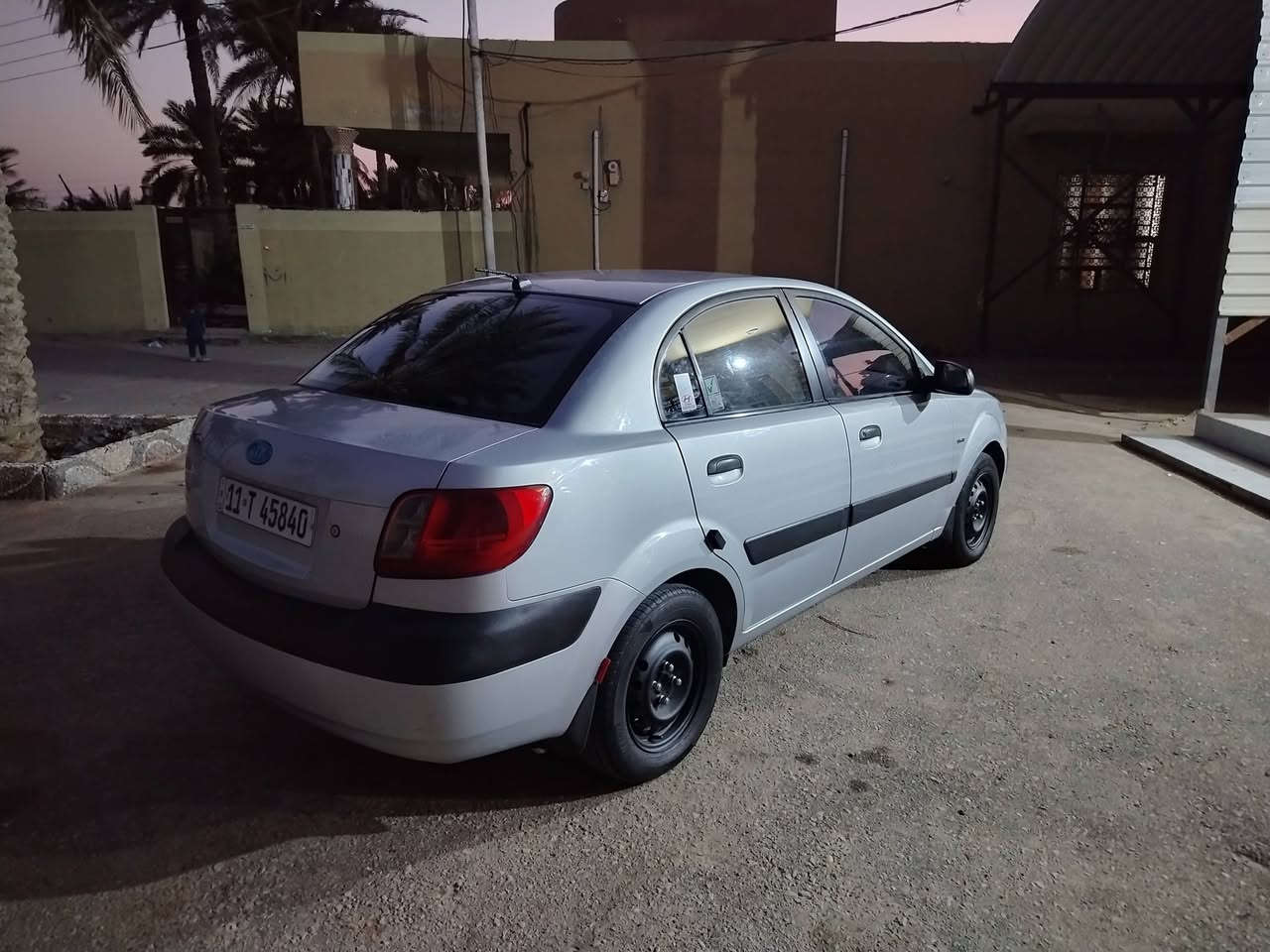 سلام عليكم كيه ريو مديل 2008 خليجي محرك 1600
مستلمينه بوكته ولحد لأن عدنه سياره مكفوله كفاله عامه
مامشتغله تكسي الحجي يروح بيه ويجي للدوام  مكينه وكير على وضع الشركه حداديه جديد تخم تاير جديد
خياس مابيه سنويه جديده هزه جديد كهربايات كله شغاله
سياره ترايه تكول ٢٥ الله يرزقه الياخذه سعره 74 وبيه مجال حك الجيه مكان السياره دوانيه قضاء الشاميه الرقم
***********  بالمناسبه السياره ماشيه قليل
