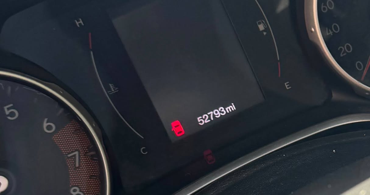 ‎السلام عليكم***********
جيب كومباس Jeep Compas
2018
رقم بغداد مكانها المنصور 
السعر 105 
حادثها موضح بالصور
 مع أماكن الصبغ 
وبيها صبغ بالباب الخلفي اثر شخوط وعندي صورها قبل الصبغ  

محرك 2400
ماشيه 53 وقابل للزيادة 
السياره جاهزه 
سنوية وهزة جديدة 

بصمة 
تشغيل عن بعد
كشنات مخمل هيتر 
سايد بريك كهربائي 
تحكم ستيرن جهتين وخلفي 
هيتر تدفئه بالستيرن
قفل سرعه 
كاميرا دواره وشاشة بلاديه 
تبريد قطعتين
للاستفسار ***********

نص مكتوب في الصور:
- 11106066 - 01/14/2020 IMPACT AUTO AUCTIONS, INC.
