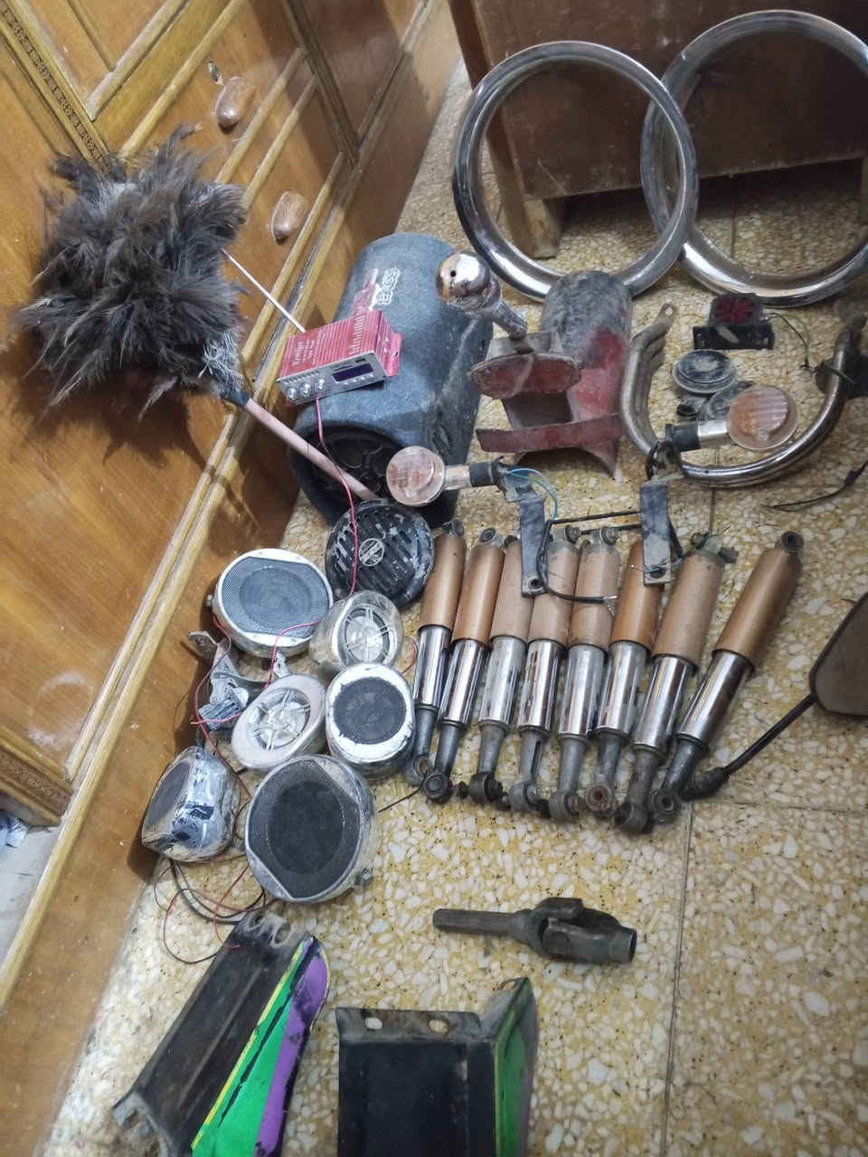 سلام عليكم  غراض سوته كلهن نضيفات للبيع وسعار مناسبه التصال ***********
