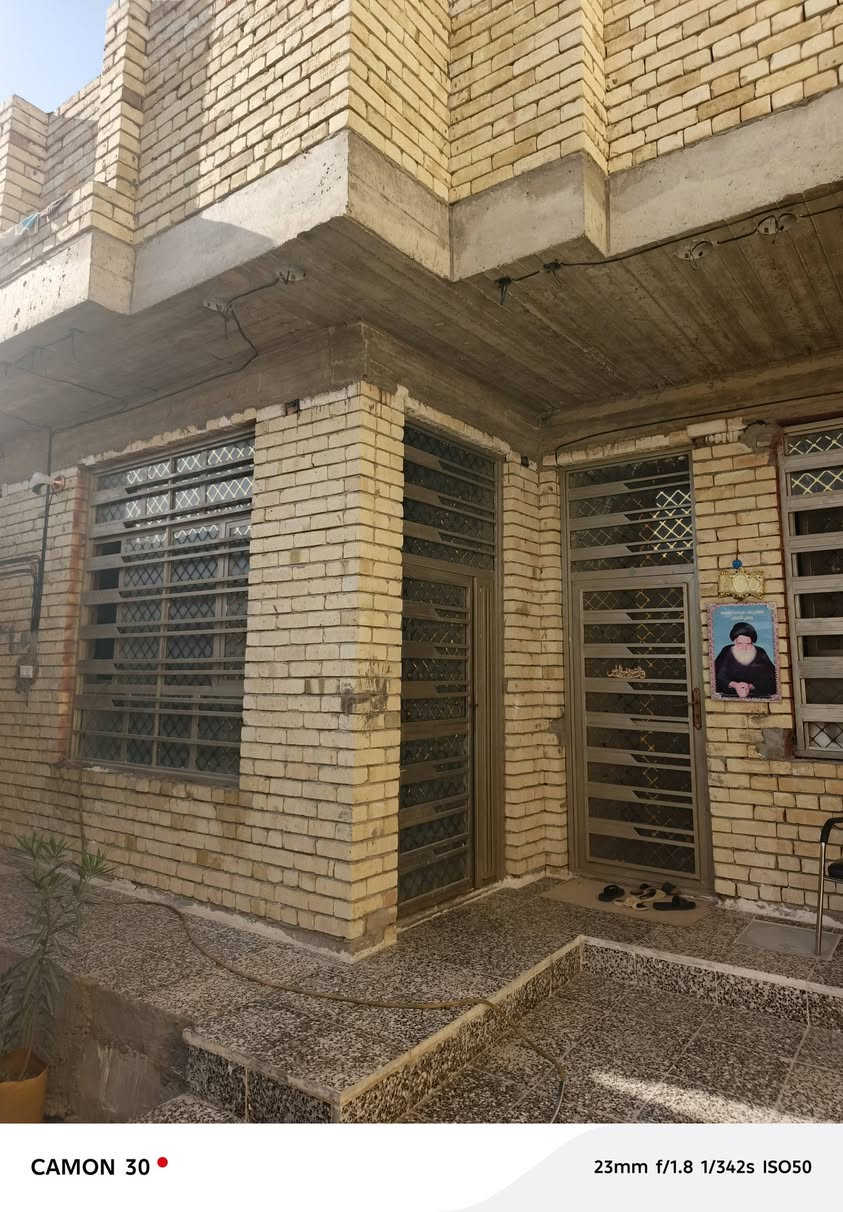 دار للبيع او مراوس مع فرق في  بغداد – حي السفير 🔥  📍 خلف شارع الطاقة، قرب العبيدي، موقع هادئ ومخدوم وقريب من الأسواق والخدمات.  🏡 
مساحة 200 م² ✅ 
بناء جديد 2026 ✅
 4 غرف نوم ✅ 
استقبال كبير 9×4 م ✅ 
صالة معيشة 6×5 م ✅ 
مطبخ واسع 5×3.5 م ✅ 
كراج داخلي 6×4 م ✅
 حديقة 2.5*2.5م ✅ 
3 حمامات (حمام + تواليت)  📑 السند: طابو زراعي (سند 25)  💰 السعر المطلوب: 160 مليون دينار قابل للتفاوض   📞 للاستفسار والمعاينة:***********
