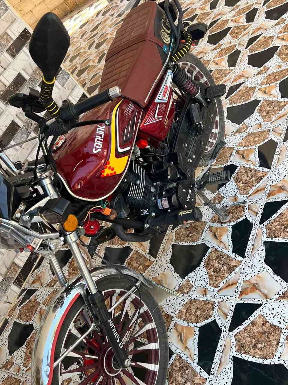سولنك للبيع محرك 200 جاكوج موديل 25  السعر 850 محرك نضيف ما ممدوده علي سبحانه مكاني حبيبه اتصل ***********
