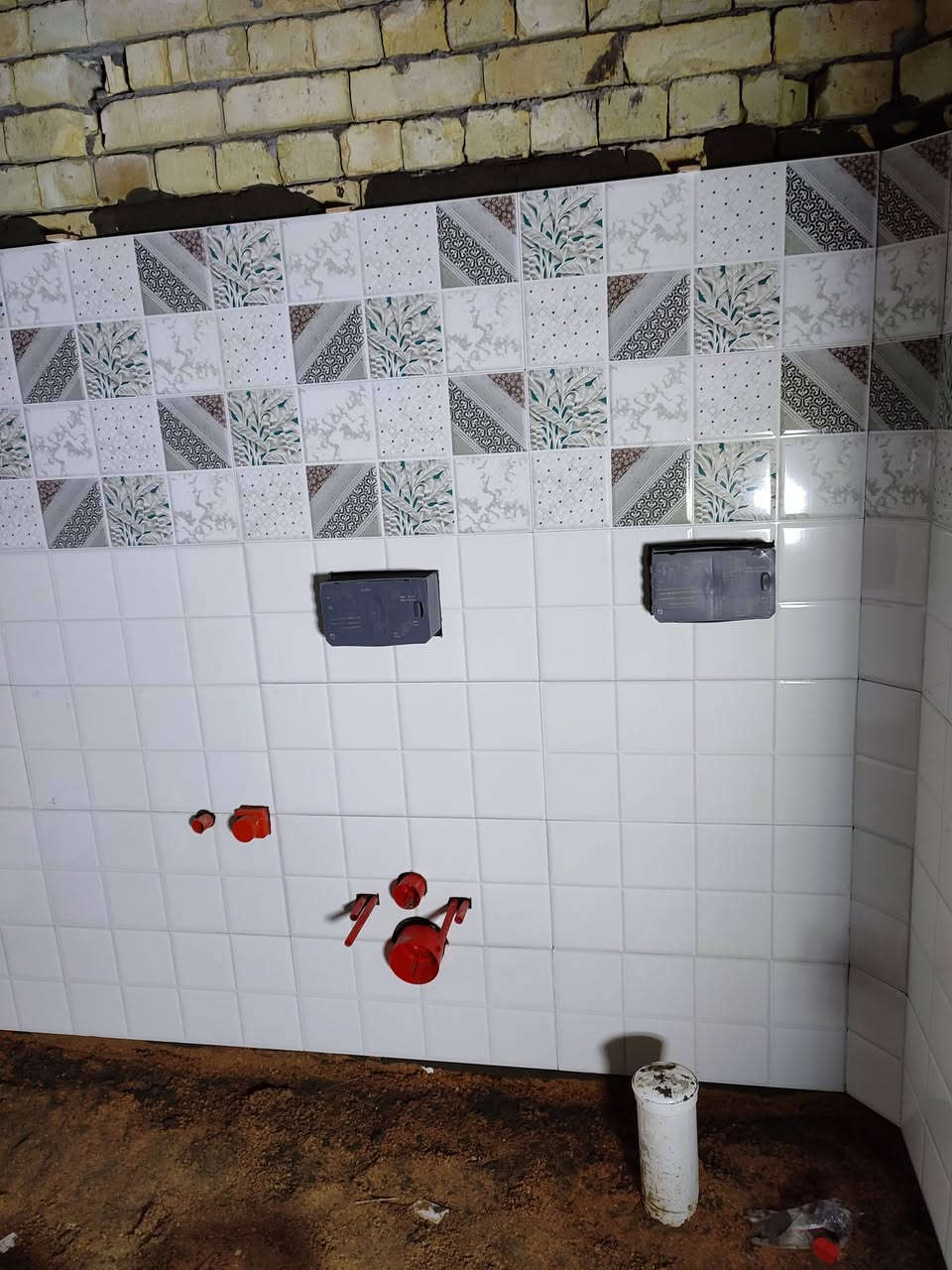 خلفه سيراميك متفرغ للعمل
نعمل سيراميك مرمر كرانيت 
بايات درج حجر قرض بورسلين 
استفسار اكثر اتصل 
 ***********واتساب***********
‏‪مستعدون لكافه أعمال الترميم
