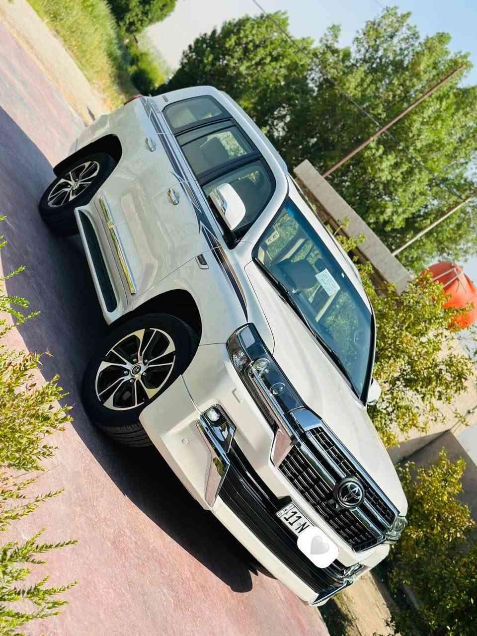 السلام عليكم
لاندكروز موديل 21 ساز اصل 
كفاله عامه عدا رصعه وساحبهه BDR 
بجاملغ الخلفي 
وسونار موجود بلمنشور  
ماشيه 92 الف 
رقم بغداد بأسمي 
مكان سياره بابل 
السعر 52 الف دولار وبيهه مجال
اللاتصال *********** او ***********
