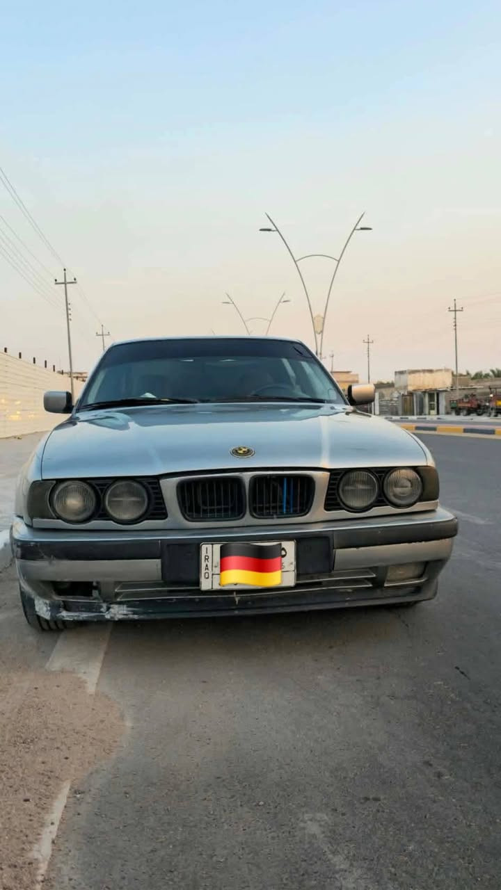 بي ام ٥٢٥i • ١٩٩٠ • رقم بغداد