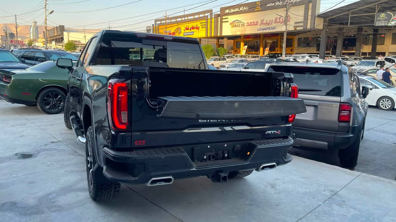 ماشاء الله تبارك الله 🔥
.
اولاً  سيارة بدون صبغ
.
جی ام سي سيرا AT4 
.
مکینە - V8 6.2L 🔥🚀
.
2024
.

سعر السيارة ٤٨٥  ورقة بي مجال 

.
سيارة فول مواصفات : 

12 كاميرات 
فتحة 
شاشة كبيرة
مري ضب كهرباء
خاصية تشغيل عن بعد
كشنات تدفية و تبريد و خزن
خاصية Apple Car Play
خاصية Android Auto 
اضوية امامية ليد
اضوية خلفية ليد
لايت بالمراية
كراسي خلفية مدفية
نظام صوتي مميزز نوع Bose
كاميرا خلفية
كاميرا امامية
حساسات امامية
حساسات خلفية 
تنبيه الحساسات عن طريق كرسي الشوفير
رادار امامي
تحديد مسارب
مثبت سرعة
مانع تصادم
دفع رباعي ( 4*4 ) 
بعد هواي مواصفات
.
***********
.
