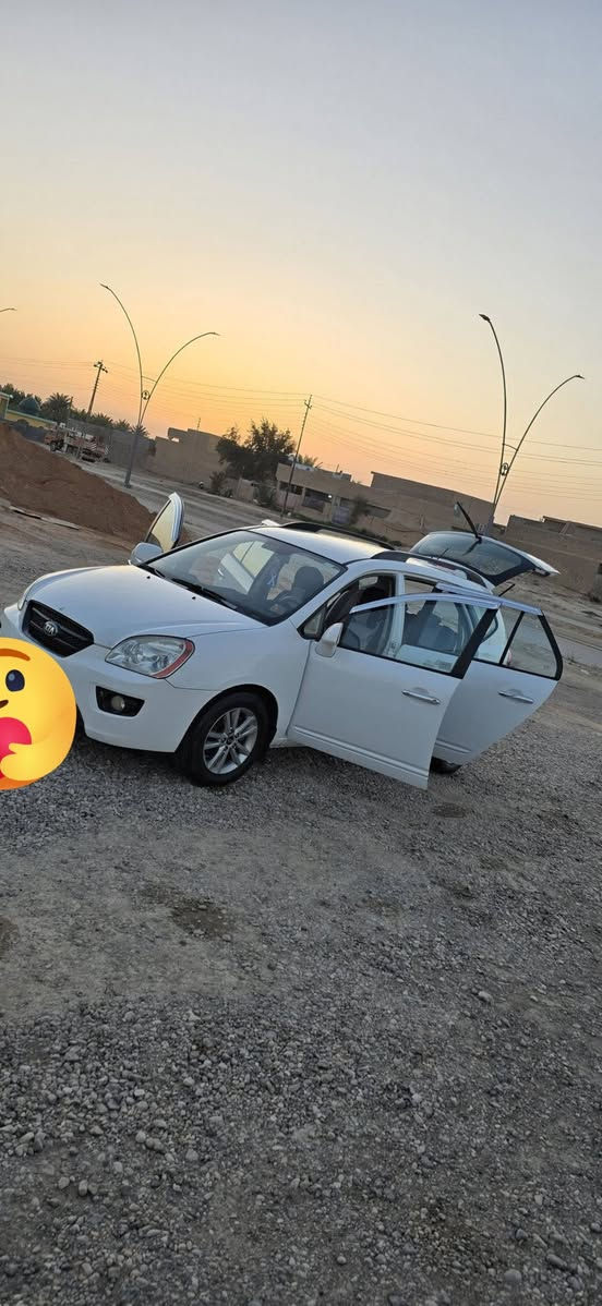 كيا راندو ابيض
-موديل ٢٠٠٩
- تبريدها ثلج قطعتين
-ماشيه ١٧٢  
-شاشه كبيره مع كاميرا خلفيه
-حساسات خلفيه
- حساسات تايرات جديده
-محرك +گير بشرط كفاله 
-محرك 2.7 سته سلندر
-رقم انبار بسمي 
-سنويه لل ٢٨
- الضرر جاملغ خلفي ومصلحه وصندوك من امريكا 
-ويل كب 
-دوشمه كشنات جلد+مخمل
-تحكم ستيرن مثبت سرعه فقط 
-للاستفسار الاتصال
هاتف //***********
مكانها// الانبار
—السعر  ٩٥ $ وبيهه مجال بسيط

—ملاحظه السياره بس بيع مااراوس—
