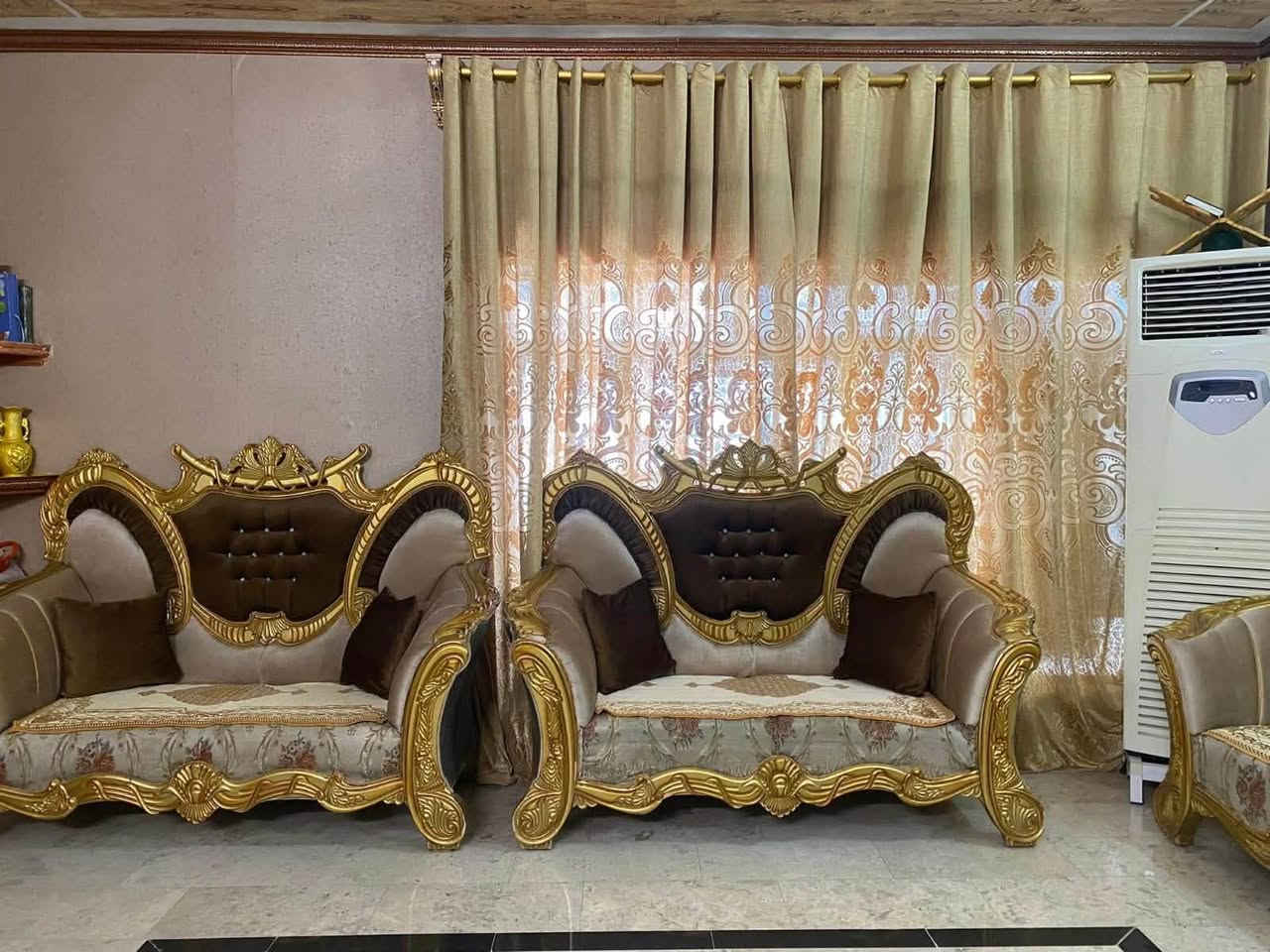 السلام عليكم تخم ونص 15 مقعد للبيع السعر 600 الف
ميز وكرسي للدراسه 80 الف
المكان بغداد الغزالية
تفاصيل للاتصال ***********
