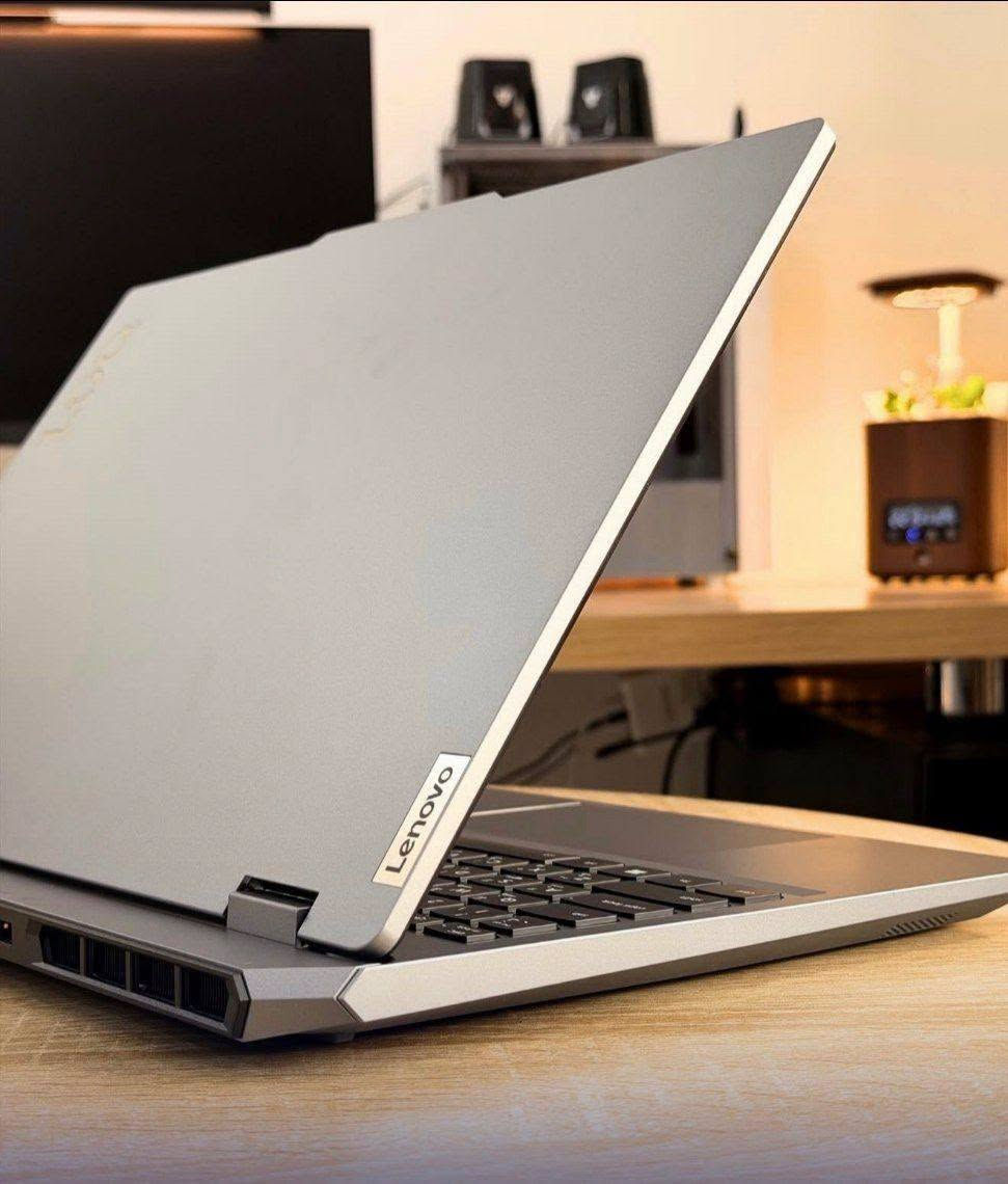 غير مستخدم بكرت RTX 5050 دورات شحن 1 فقط مع ملحقات كاملة
Lenovo LOQ 15AHP10  
المواصفات الرئيسية
 * المعالج (CPU): AMD RYZEN 7 250
 * الذاكرة العشوائية (RAM): 16GB
 * مساحة التخزين (Storage): 1TB SSD
 * كرت الشاشة (GPU): NVIDIA GeForce RTX 5050
 * الشاشة (Display): 15.6 بوصة بدقة FHD
 * البطارية (Battery): 4 خلايا (4 CELL) / سعة 60Wh (12.92V)
 * نظام التشغيل (OS): Windows 11 Home
تفاصيل إضافية
 * اسم الموديل (Model Name): LOQ 15AHP10
 * اللون (Color): رمادي (Luna Grey)
 * الرقم التسلسلي (S/N): YV00FFYS
 * رقم القطعة (MTM SN): 83JG000FUS YV00FFYS

واتساب ***********
