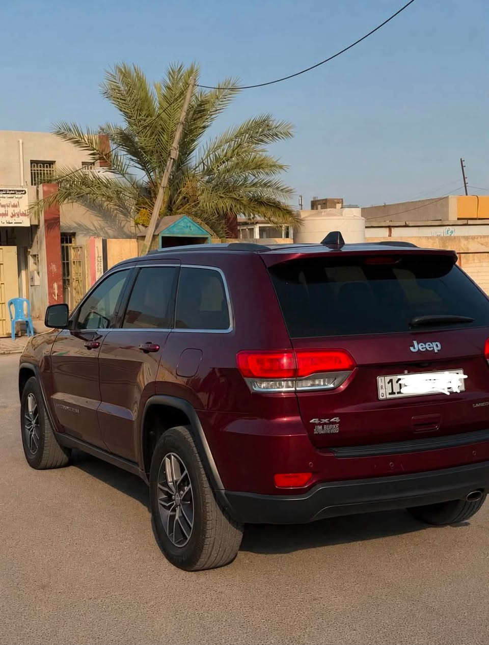 السلام عليكم
للبيع فقط Jeep Grand Cherokee 2018
* وارد أمريكي
* اللون: ماروني
* رقم بغداد الجديد
* السنوية صالحة لغاية 2030 + هزة جديدة
المواصفات:
* فول مواصفات (عدا فتحة السقف)
* محرك 3.6L
* ممشى 110 ألف
* مقاعد جلد + مخمل
* مقعد كهربائي
* تدفئة المقاعد
* تدفئة المقود
* هيتر مرايا
* توقف ذاتي
* اطفاء ذاتي (من توكف بالازدحام)
* وضعيات قيادة Sport و Eco و Normal
* بصمة تشغيل + بصمة أبواب
* دخول ذكي
* تشغيل عن بُعد
* حساسات أمامية وخلفية
* Apple CarPlay + شاشة جبيرة + كامرة خلفية
* سيستم صوت + دمام خلفي
* جنطة كهرباء
* تبريد خلفي
* ويلات كروم
* السبير وعدة السبير كاملة
* البردة الخلفية وكاعيات الشركة موجودة

معلومات السيارة:

* السيارة على ايد مالك واحد منذ دخولها من أمريكا ولغاية اليوم.
* الحادث عبارة عن شخط بباب الصدر وخلف الصدر، مصلحات ومصبوغات فقط، وصور الحادث موجودة بالمنشور.
* شرط: بدون دواخل، بدون إيرباك، والبجم كبس.
* السيارة استخدام شخصي ونظيفة ( السيارة جاهزة من جميع النواحي ربع دينار متحتاج مصرف)

السعر: 177 ورقة، وبيها مجال بسيط جدًا
العنوان: بابل – المسيب
📞 للاستفسار: *********** (واتساب متوفر)
