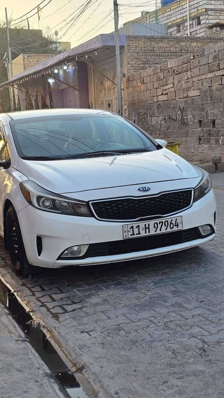 رقم بغداد باسمي شخصيا سنويه جديده لل 2030 تحويل ثاني يوم
ماشيه 170الف ميل 
محرك 2000 دوش
كير AT المرغوب 
مكينه _ كير _ حداديه_ تبريد مكفولات 
موصفات عاديه السياره
(تحكم ستيرن جهتين_شاشه_ كامره خلفيه)
 ضرر السياره
جاملغ أمامي ايمن مبدل اصلي بلادي 
وقطعتين صبغ شرط نص الباب مو كامل 
بدون دواخل ايرباكات سليمة
للإستفسار الاتصال على الرقم 
*********** واتساب + اتصال
*********** فقط اتصال
السياره موجوده بل النجف
