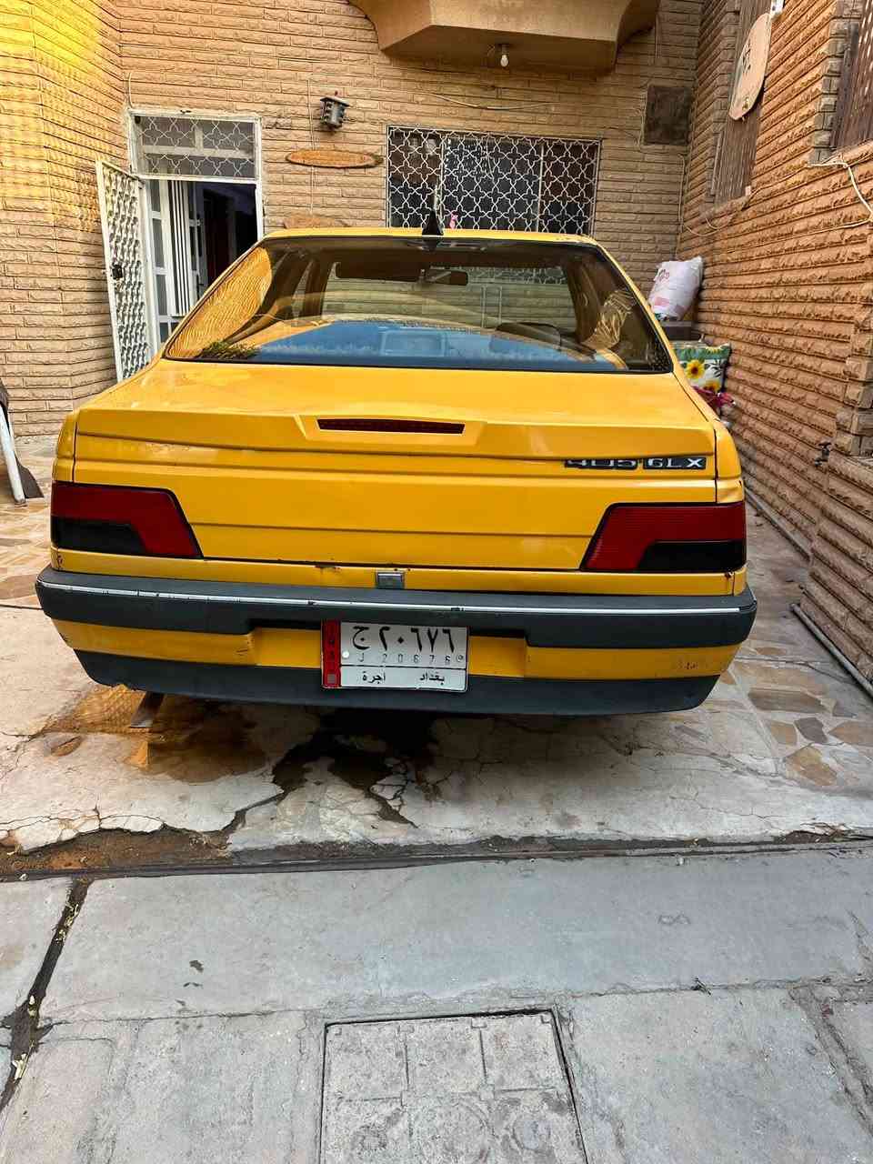السلام عليكم للبيع بيجو 405 GLX
مابيها حادث جاهزة من جميع النواحي 
تبريد شغال منظومة جديدة خير من الله 
كهربائيات كلها شغالة وجاهزة 
رقم بغداد تحويل مباشر مصفرة هيئه 
مكاني بغداد الغزالية 
للأستفسار ***********
