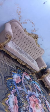 تخم زان 9 مقاعد نضيف جدا مابي ضرر 280 وبي مجال المكان الكاظمية للاتصال...