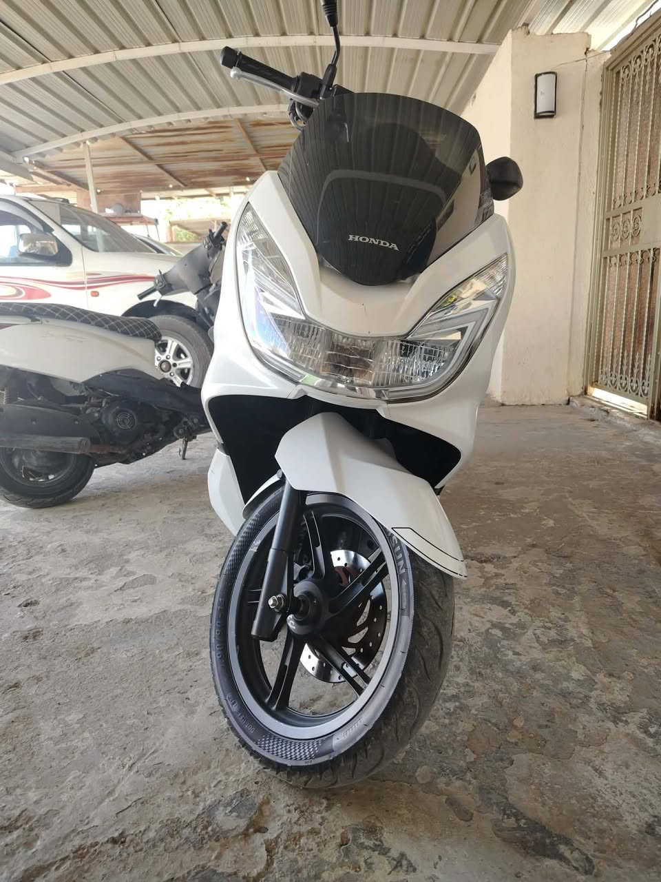 السلام عليكم 
دراجة pcx جيل ثاني ياباني ماشية 22 الف مكفولة كفالة عامة 
السعر 18 ورقة وبي مجال 
*********** | واسط قضاء الحي 
اليحب يستفسر يتصل ع الرقم (مكلف بالنشر ما متواجد ع النت)
