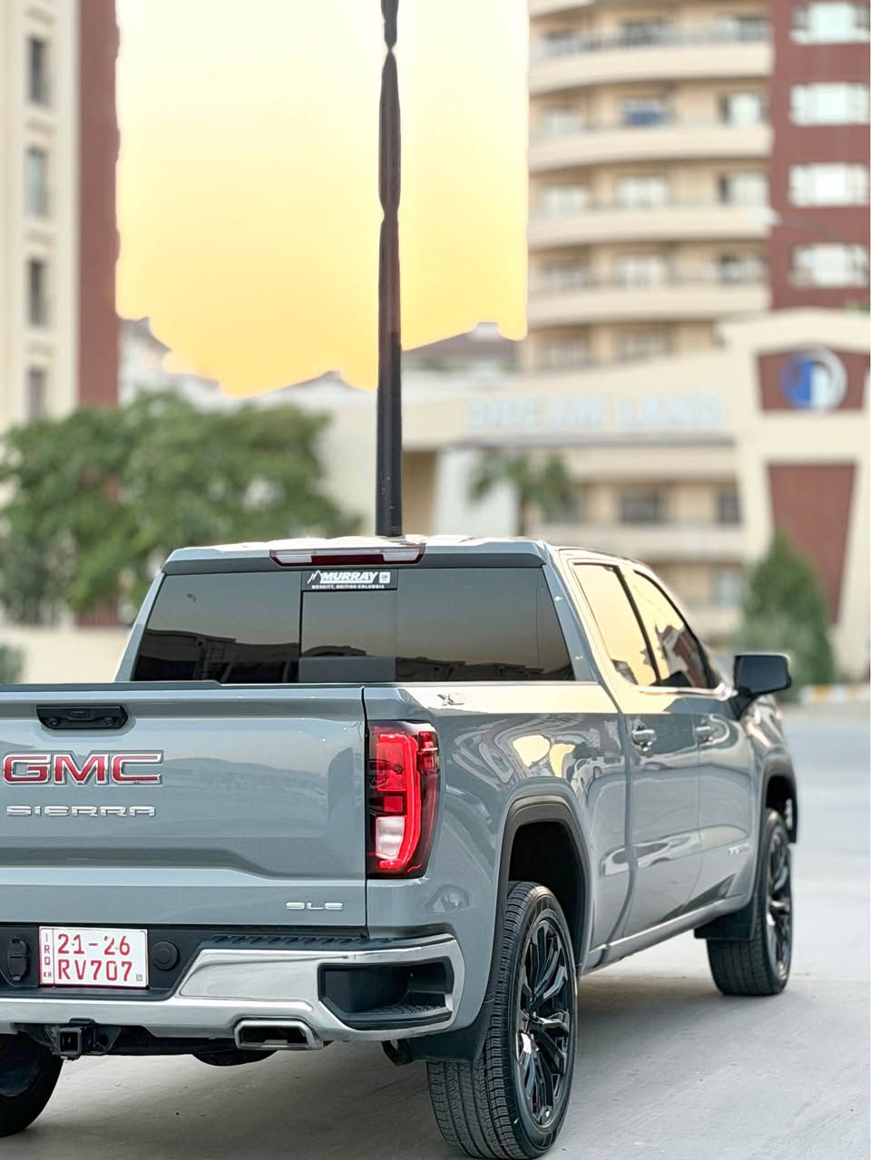 GMC Sierra 2024 محرك 5.3L V8 (8 سلندر) - المحرك المرغوب غمارة كبيرة (باب كبير)، اللون: سمنتي  كلين تايتل (Clean Title) - بدون صبغ، بدون تعديل بارد، بشرط الفحص الكامل الماشي: 22,000 كم فقط رقم أربيل مؤقت (نموذج مؤقت) الشاشة الحديثة (الشاشة الكبيرة) السيارة بحالة الشركة (جديدة جداً) الموقع: السليمانية السعر: 317 ورقة ($31,700) - تحت سعر السوق
***********
*********** السليمانية, العراق
