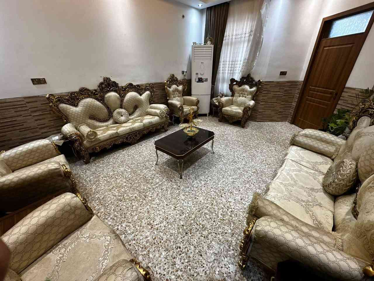 تخم أصلي مستخدم جديد الاسفنج الأصلي . عشر قطع . السعر ٩٠٠ وبي مجال. المكان داخل الرمادي 
رقم تواصل . ***********

