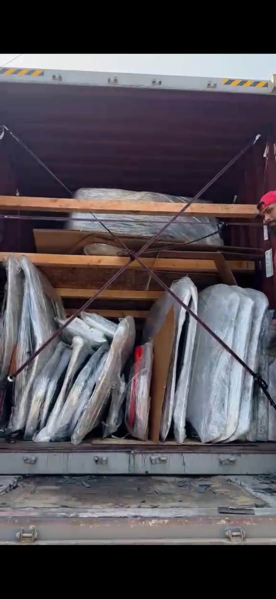 ادوات رانكلر متوفرة جميع الالوان والموديلات

📍 العنوان: بغداد – الكرادة – مجمع مشن
📞 للاستفسار والطلب: ***********

🕙 متواجدين يومياً عدا الجمعة
من 10 صباحاً إلى 7 مساءً

📌 أهلاً وسهلاً بكم

نص مكتوب في الصور:
- @firas.alrubaie.company
