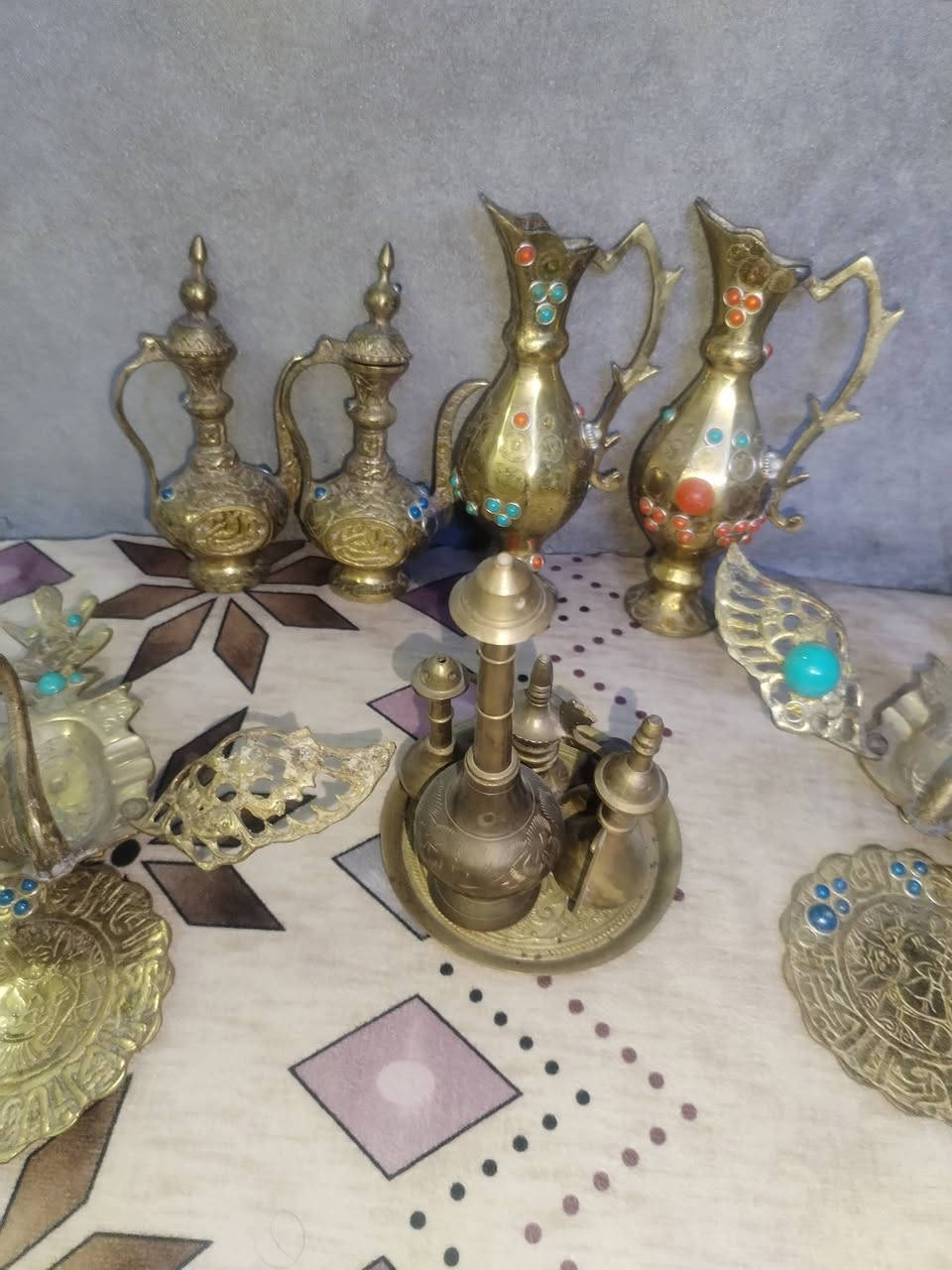سلام عليكم تحفيات قديمه انتيكات كلهن نحاس وزن ثقيل
صارلهن بل 30 سنه و الهاون عمره فوك ال 55 سنه وزنه ثقيل اصلي نحاس و انتيكات حلوه وزنهن ثقيل كلهن نحاس سعر 250 رقم ***********

عنوان بغداد كاظميه
