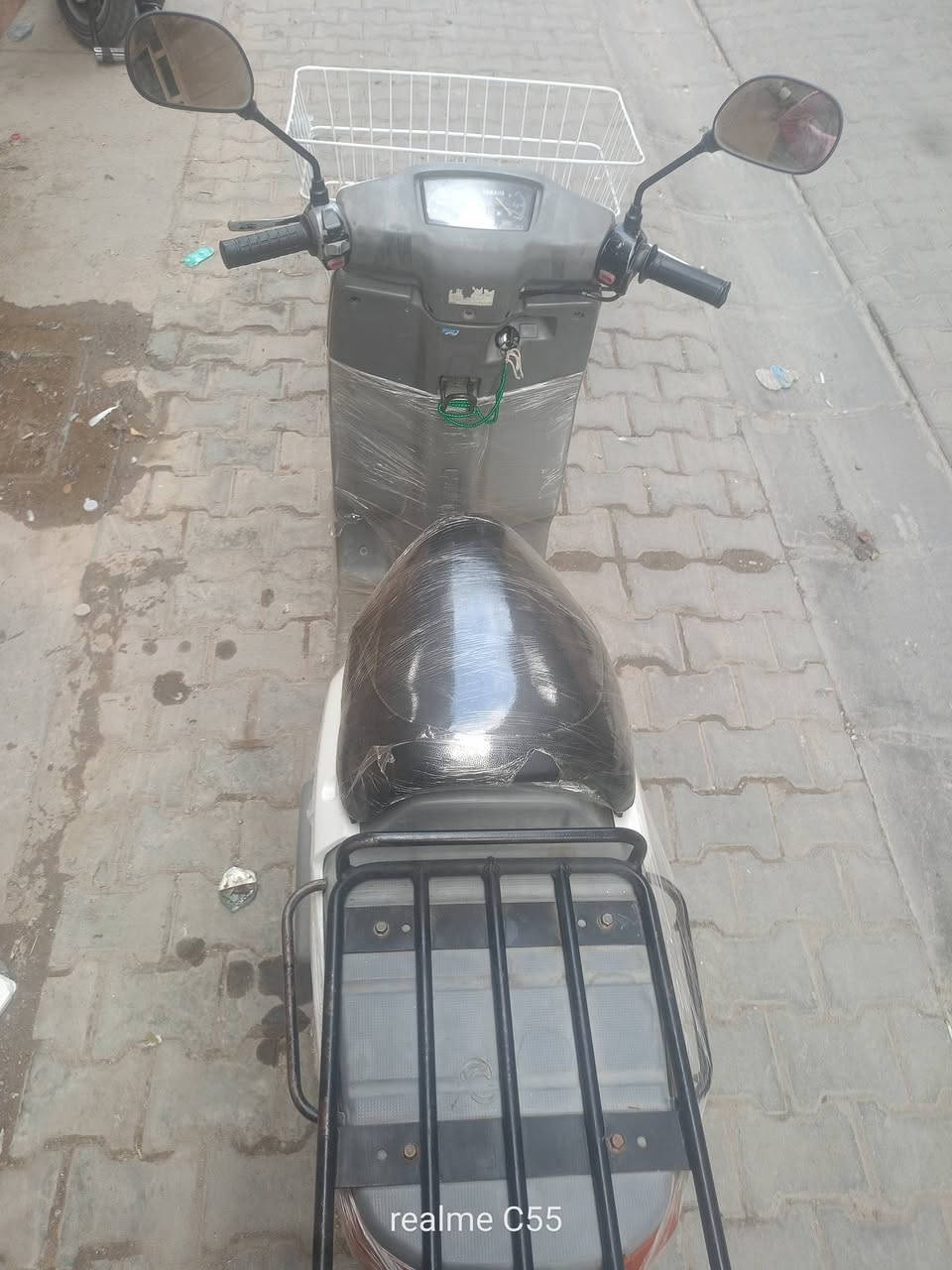 ✨ دراجة للبيع بيكم🏍️✨
🔥 نظيفة ومرتبة وجاهزة للاستخدام

💰 السعر: 600الف دينار 
💵 يوجد مجال بسيط بالسعر للجادين

📍 #العنوان_الكاظمية_قرب_شعبة_الخامسة 
📞 #للاستفسار_***********

نص مكتوب في الصور:
- realme C55