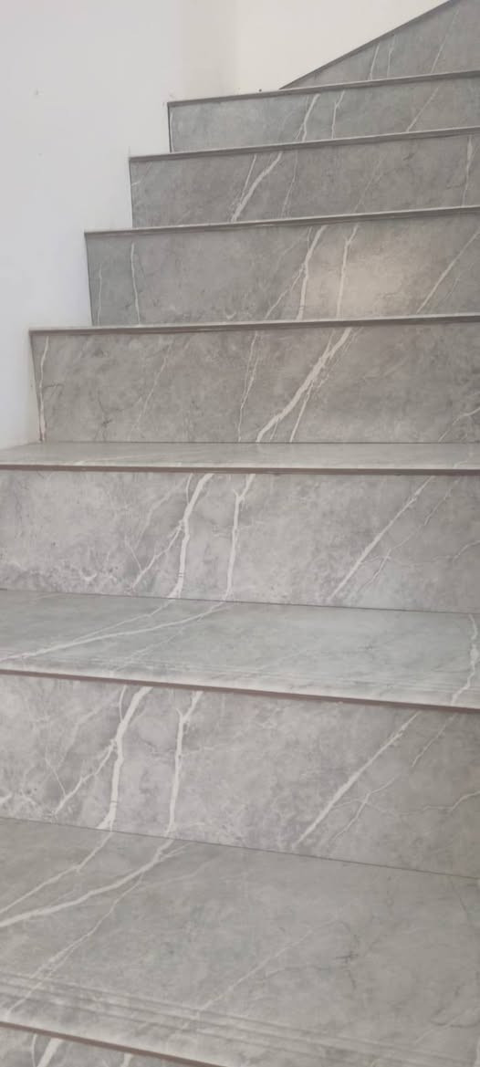 بيت ١٠٠متر كربلاء المقدسة حولي ابو مهدي المهندس سعره 43بي مجال لاستفسار اكثر الاتصال برقم ***********
