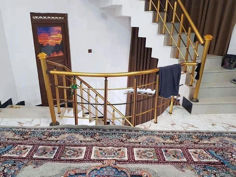 #دار_للايــــجــــار –📍 الموقع: ام الخيل الثالثه مساحة 100متر مربع 10*10 
-الطابق الأول :- صاله واستقبال ومطبخ وصحيات داخليه وخارجية وطارمه..
-الطابق الثاني:- غرفتين وصاله وصحيات..
الطابق الثالث:- صاله وسطح 
———————————-

—————————-
#متابعة_الصفحة
#نستقبل_جميع_عروضكم
———————————————————
🔺#للاستفسار الاتصال على ***********
او زيارة مكتبنا الكائن في حي المعلمين 
نزلة فلافل تشرين مكتب الماس للعقار
