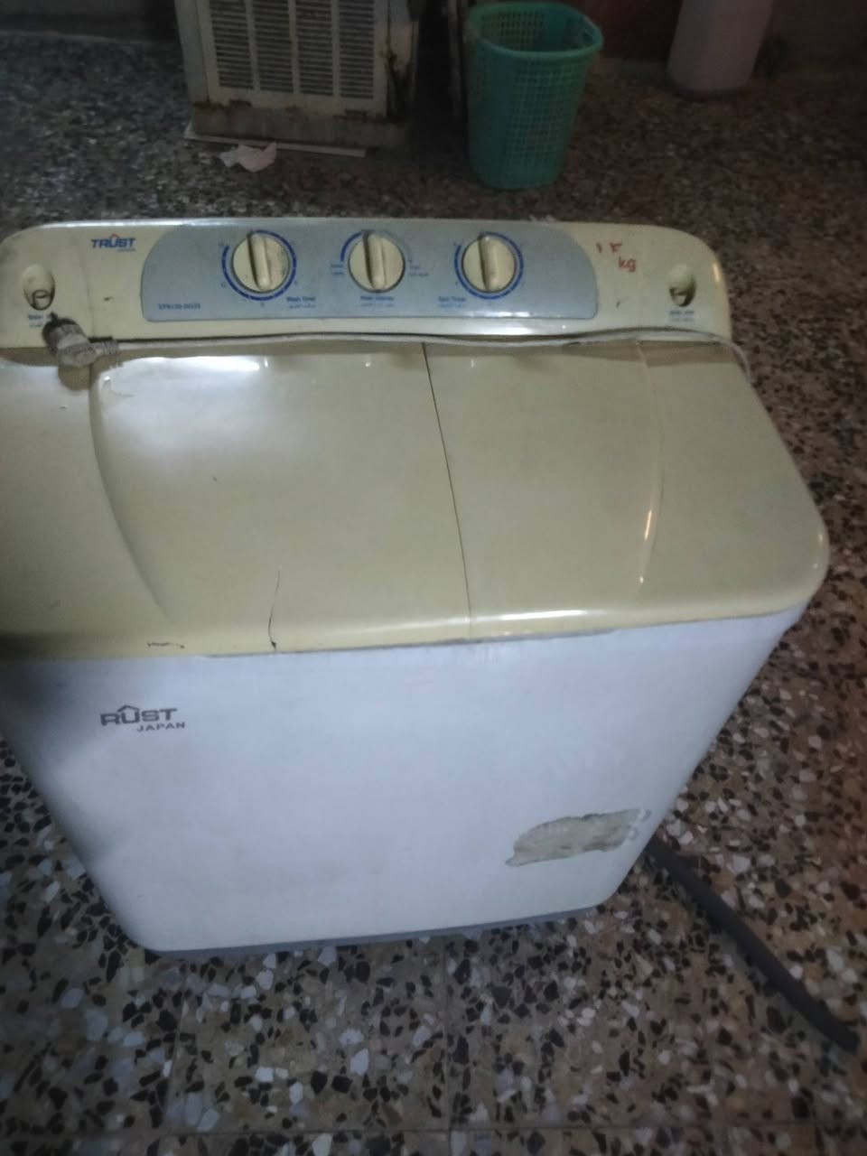 غساله ياباني 13كيلو شغاله غسل وتنشيف سعر 80بغداد رشاد ***********
