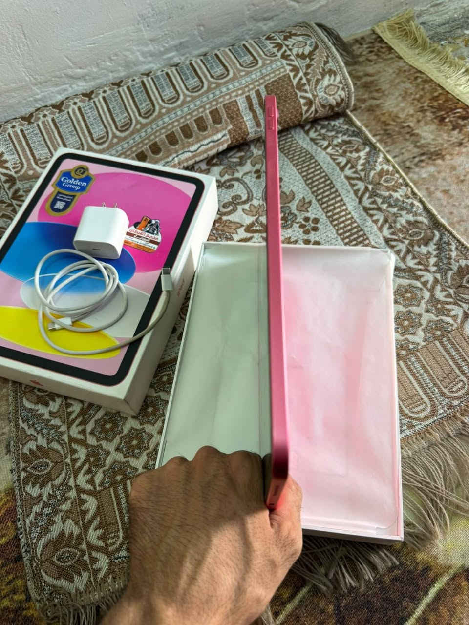 ايباد ١١ ذاكره ١٢٨بطاريه ٩٢ ايباد جديد بل جيس غراض
 السعر ٥٢٥الف مكان بغداد مدينه الصدر ***********

نص مكتوب في الصور:
- ١٢:٤٣ م الجمعة ٢٥ أيلول بحث حساب Apple سجل الدخول للوصول إلى بيانات iCloud و App Store وخدمات Apple والمزيد. إنهاء إعداد iPad نمط الطيران Wi-Fi غير متصل Bluetooth غير متصل البطارية عام تسهيلات الاستخدام البحث الشاشة الرئيسية ومكتبة التطبيقات الكاميرا تعدد المهام والإيماءات خلفية الشاشة شاشة العرض والإضاءة قلم Apple مركز التحكم Siri حالة البطارية حالة البطارية عادية تعمل بطارية iPad هذه على النحو المتوقع. حول البطارية والضمان... الحد الأقصى للقدرة ٩٢٪ هذا قياس لقدرة البطارية مقارنة بقدرتها عندما كانت جديدة. قد تتسبب القدرة المنخفضة بتقليل ساعات الاستخدام بين عملية الشحن والأخرى. عدد الدورات ٢٩٢ هذا هو عدد مرات استهلاك iPad لقدرة البطارية. معرفة المزيد... الحد: ٨٠٪ سيتم شحن iPad إلى حوالي ٨٠٪ فقط. معرفة المزيد... تاريخ التصنيع نيسان ٢٠٢٥ أول استخدام آب ٢٠٢٥