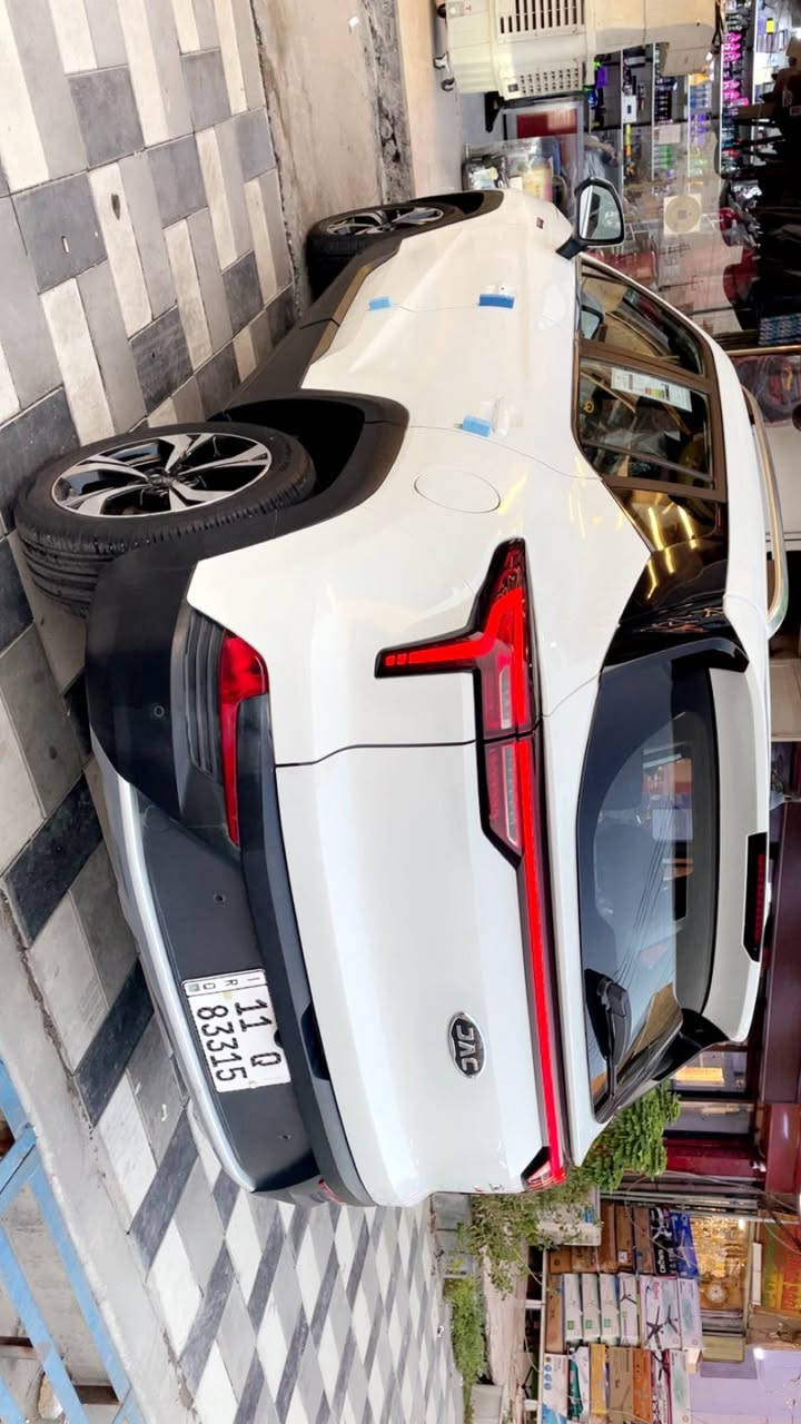 بيع بسعر مناسب جدا وسريع
جاك Jas4  موديل ٢٠٢٤ جديدة جدا مكفولة من كل شي استلام من الشركة فول مواصفات للاخير رقم بغداد باسمي تحويل مباشر
المواصفات
- [ ] بصمة تشغيل وابواب
- [ ] فتحة سقف سلايد
- [ ] اربع كاميرات محيطية 
- [ ] حجم المحرك ١٥٠٠ توربو
- [ ] ماشية ٣١ الف كيلو 
- [ ] شاشة كبيرة car play
- [ ] رادار امامي وخلفي وجانبي ٣٦٠ درجة
- [ ] نقطة عمياء بالمرآة الجانبية
- [ ] مقعد السائق كهرباء
- [ ] المقاعد الأمامية تدفئة 
- [ ] لايت الامامي والخلفي زينون عالي ناصي
- [ ] لد نهاري زينون
- [ ] باب الصندوق كهرباء
- [ ] مانع انزلاق
- [ ] تحديد مسار
- [ ] هاند بريك بصمة
- [ ] نظام اتوهولد بالازدحام
- [ ] داخل السيارة مقاعد ودشبول كلها مصنوعة الجلد الفاخر
- [ ] حساس خلفي
- [ ] مرايا الجانبية شفط
- [ ] السعر ١٠٥$ دفتر وخمسة أوراق وبيها مجال ان شاءالله 
- [ ] مكان السيارة بغداد الشعب
- [ ] للاتصال *********** بغداد, العراق
