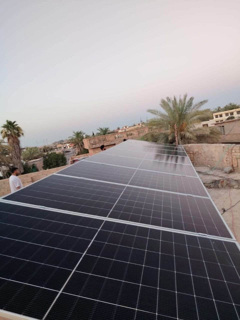 1. بطارية الخزن – PFI Solar

2. الإنفرتر العلوي (Inverter)

3.الاواح عدد8 لونجي 650x10

المنظومه مشتغله750 دوره فقط كامل مع تنصيب 
المنظومه 15 امبير صباحي وليلي15 
ضمان عقد يصير مده4 سنوات ستبدال 
*********** تواصل ويايه وبلخدمه وتصير قصد
