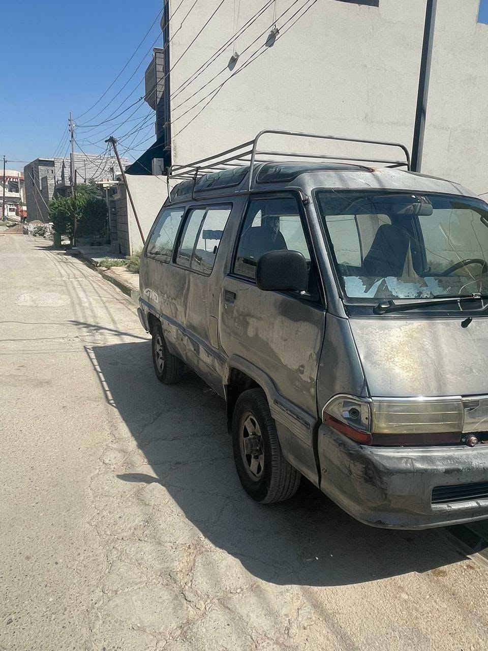 سلام عليكم
فارة للبيع موديل ١٩٩٢ 
مكينة وكير 2 واي بالجيس
تايرات جديد
بطاريه جديدة 
صدر خلفي امامي جديد 
راديتر جديد 
باور ستيرن وباور بريك جديد 
كهربائيات كلها شغالة 
رقم ديالى سنويةلل2028 شرط التحويل 
المكان ديالى المقدادية 
الاتصال ***********

