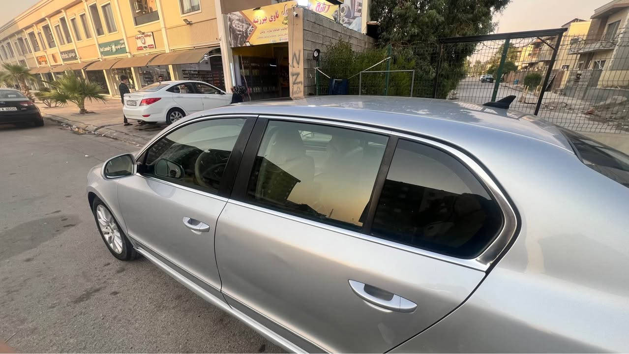 Skoda superb 
صالون 
2013 
محرك ٢ 
تربو 
٢ جاملغ 
محرك و جير بشرط 
جير ٧ 
تكيف 
شاشه و كاميرا
الرقم ***********
95$ورقه بي مجال قليل بغداد, العراق
