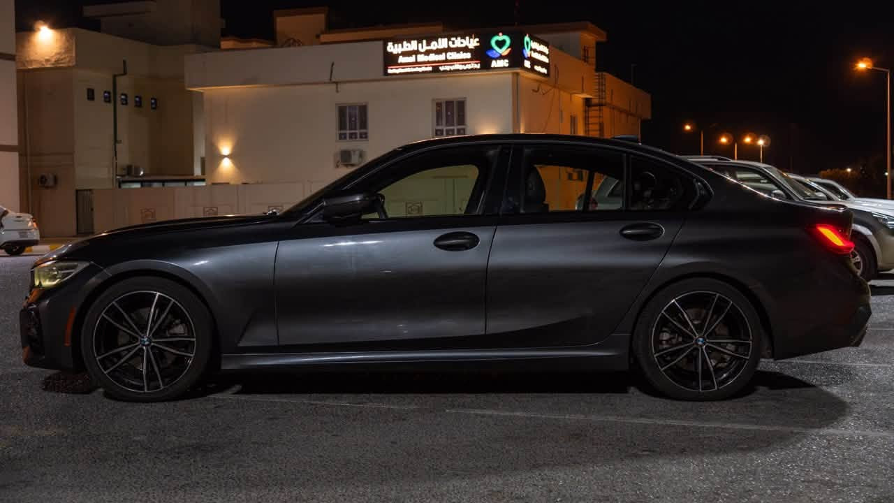 بي ام 330i • موديل ٢٠٢٢ • ممشى قليل