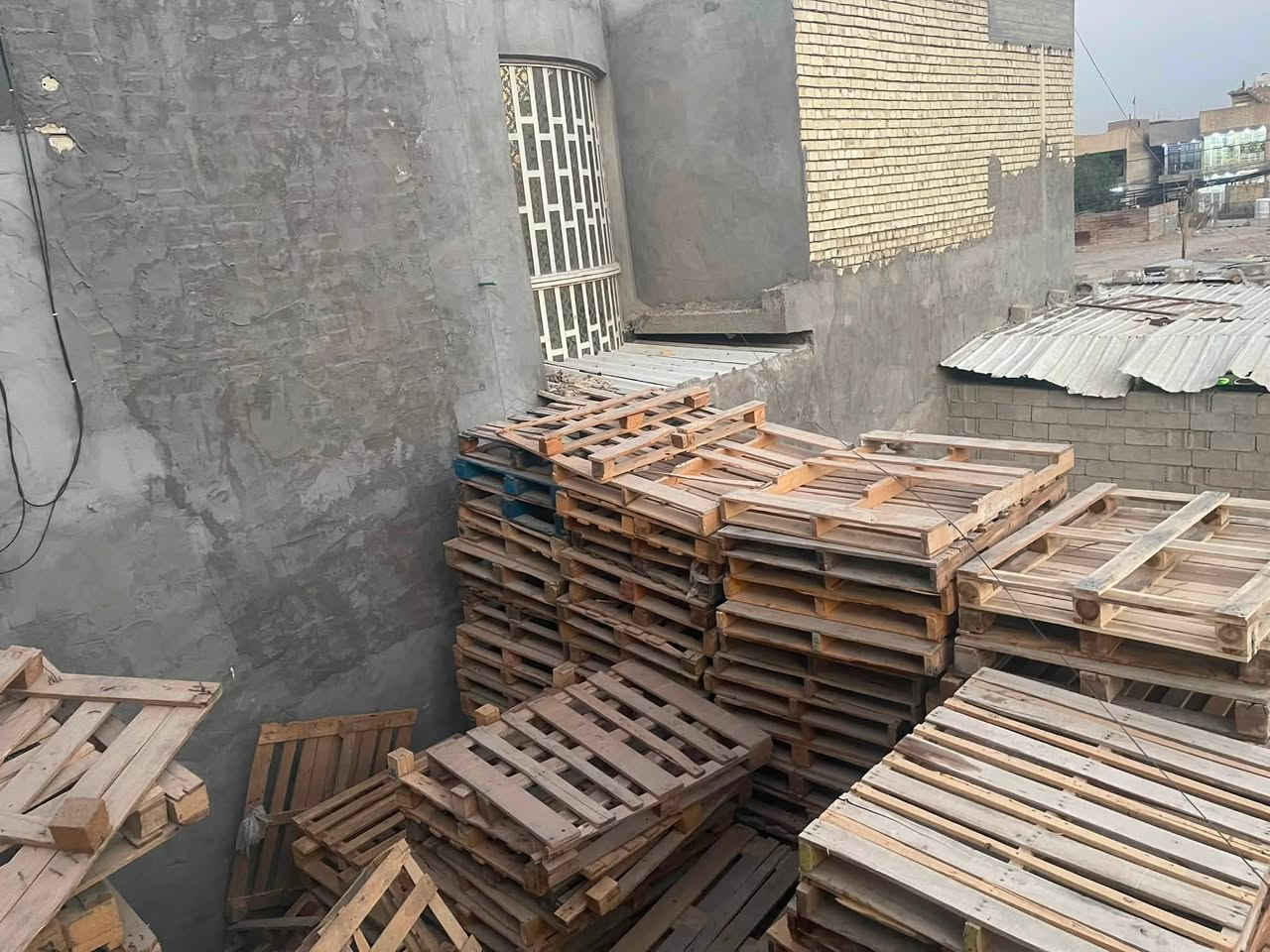 إسكيب القياس 120/100مامصلح موجود في جسر دياله القديم التواصل عله رقمي *********** السعر 425
