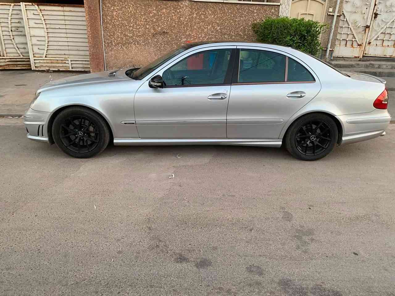 🚘 للبيع – مرسيدس W211 E500
للبيع مرسيدس W211 E500، سيارة فخمة تجمع بين القوة والراحة والأداء المعروف عن محرك الـ V8. السيارة مناسبة للي يريد هيبة، ثبات، وقيادة ممتعة.

✨ المواصفات:

• محرك V8 E500 قوي
• قير أوتوماتيك
• داخلية جلد
• فتحة سقف بانوراما
• بصمة تشغيل
• تبريد وتسخين مقاعد (إذا متوفر)
• السيارة نظيفة وجاهزة للاستخدام

💰 السعر: 155 ورقة قابل للتفاوض بالمعقول بعد المعاينة.

📞 للاستفسار أو المعاينة، راسلني على الخاص أو على الرقم: ***********
