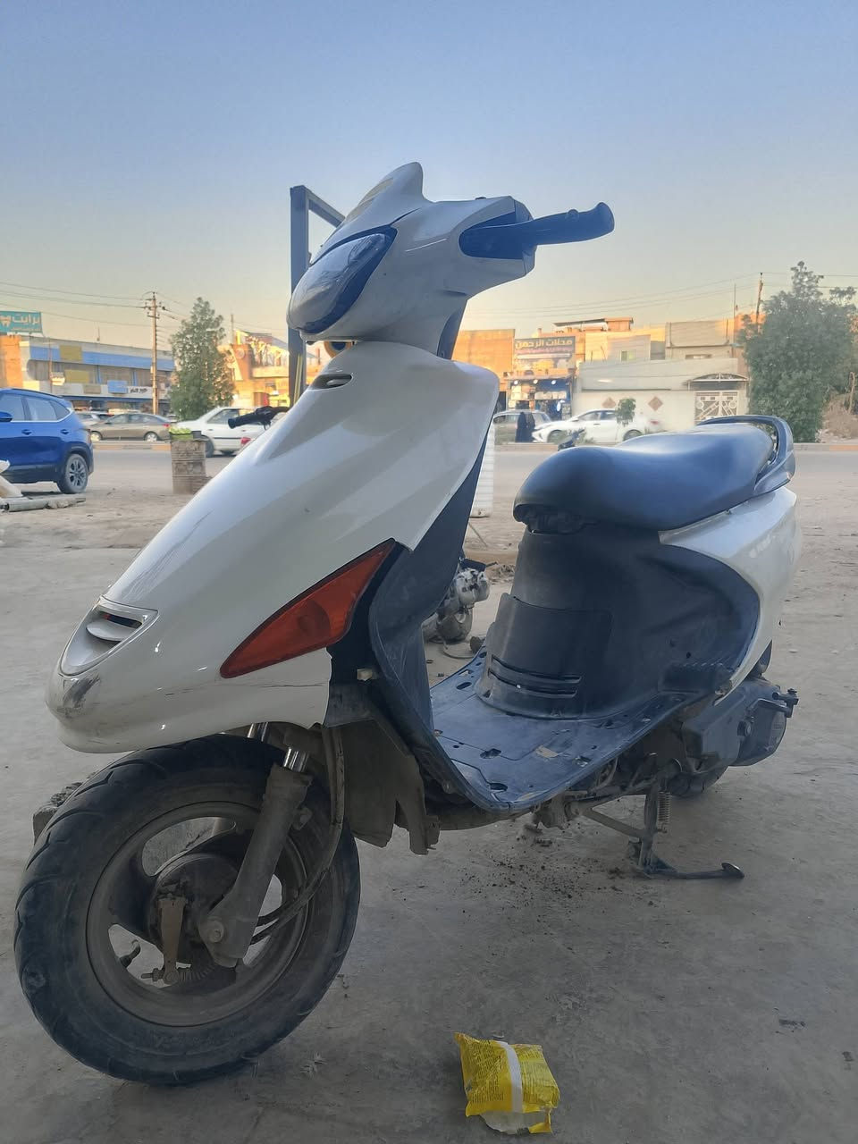 فراشة فحل محرك ممفتوح كلشي ممصلح بيها
ضرر فقط الكفر الجوه بالصورة 

سعرها ب 275وبيها مجال 

***********

مكاني حله
