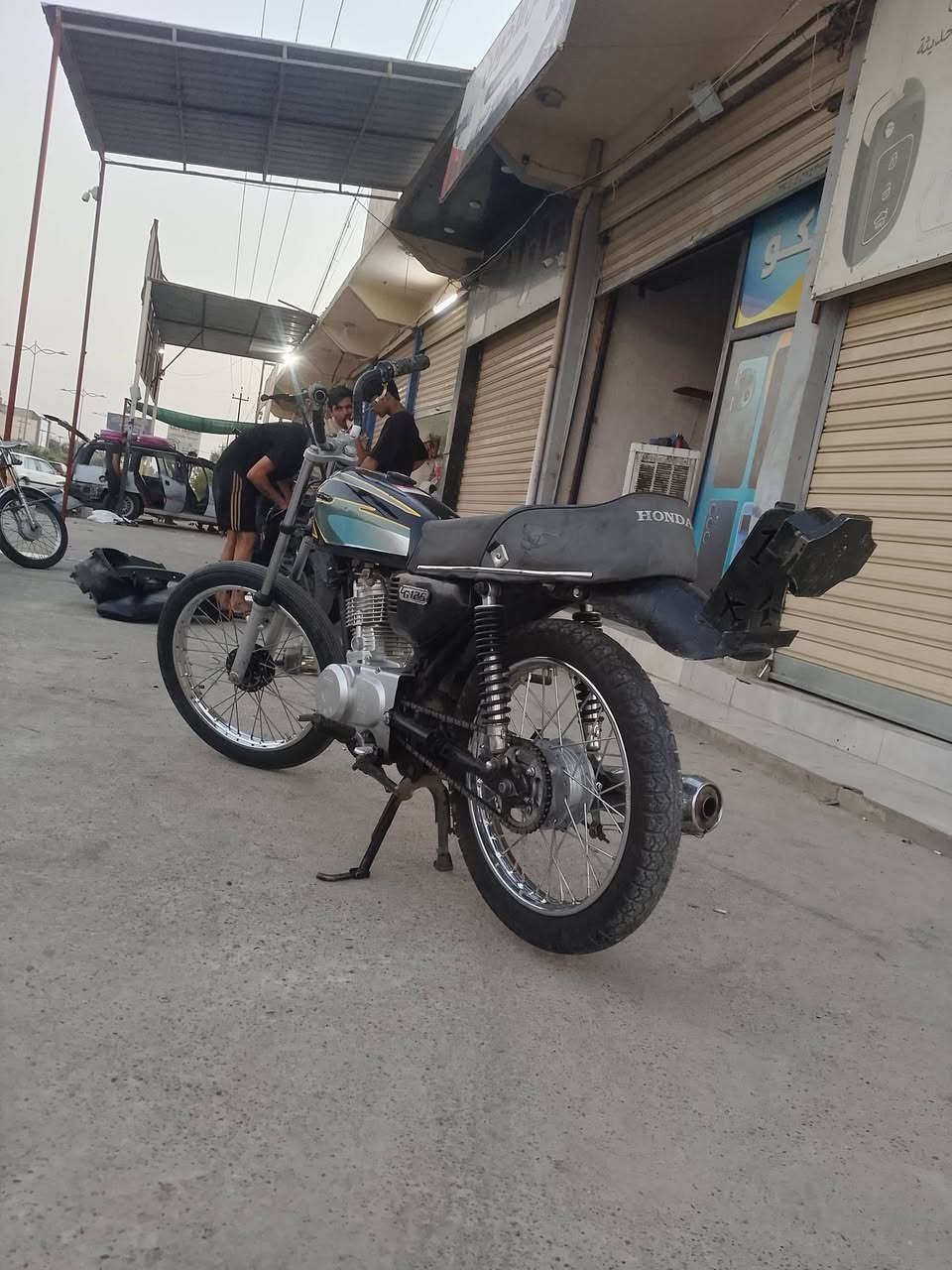 نامه شلامجه مكينه كارتون شاصي رفيع سعر 450مجال بسيط لشراي ***********حي عسكري قرب جسر حصو رمل
