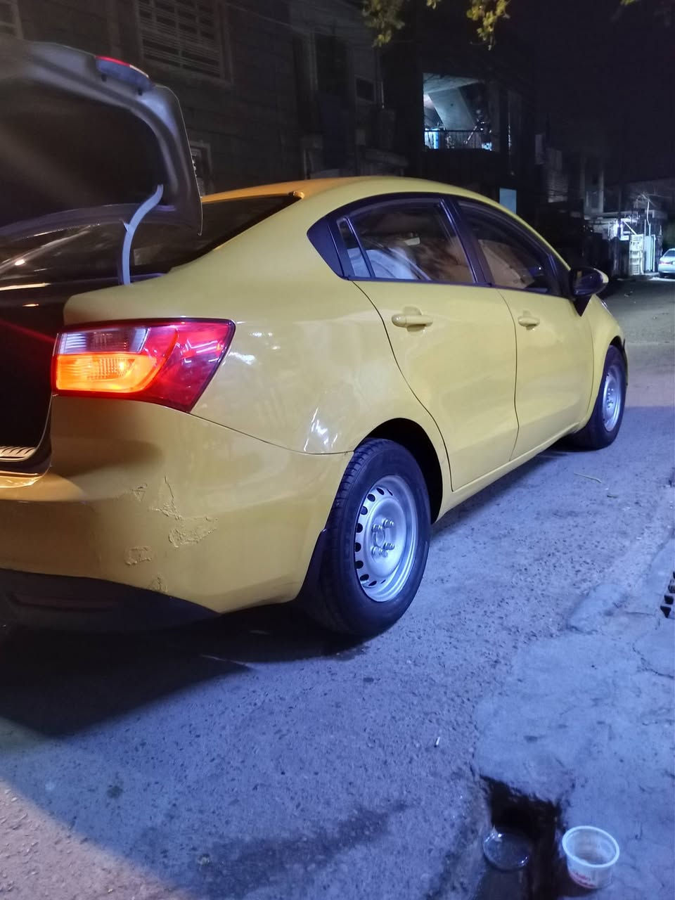 ه سلام عليكم ريو مديل 15 خليجي بيها بارد بل باب الخلف السائق فقط تبريد ثلج تخم تاير حداديه جديده سنويه ل 28 غرفه مدوشمه كامله شاشه رقم بغداد بأسمي  السعر 78 وبيها مجال بسيط عنواني بياع استفسار ***********
