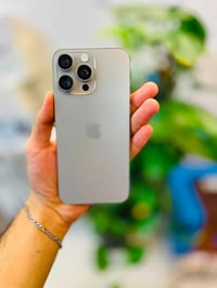 ايفون 15 برو ماكس • ٢٥٦ غ.ب. • بطارية ٨٢٪