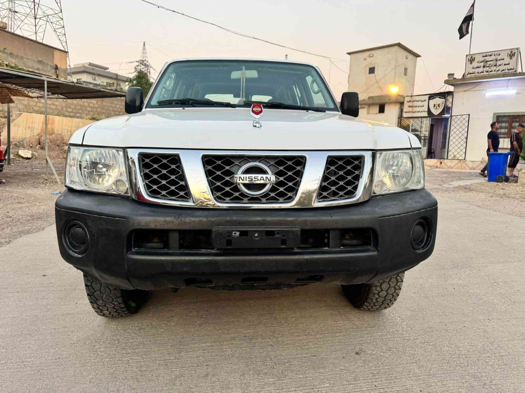 باترول2008مزاد وزاره الداخليه سياره جديده على وضع الشركه محرك ممفتوه تبريد تدفئه فور ويل كل بشرط بيه مكانين صبغ اثر لزكه بل جاملغات الخلفيه سعر100$مكان الساره كركوك  استفسار وتساب ***********
