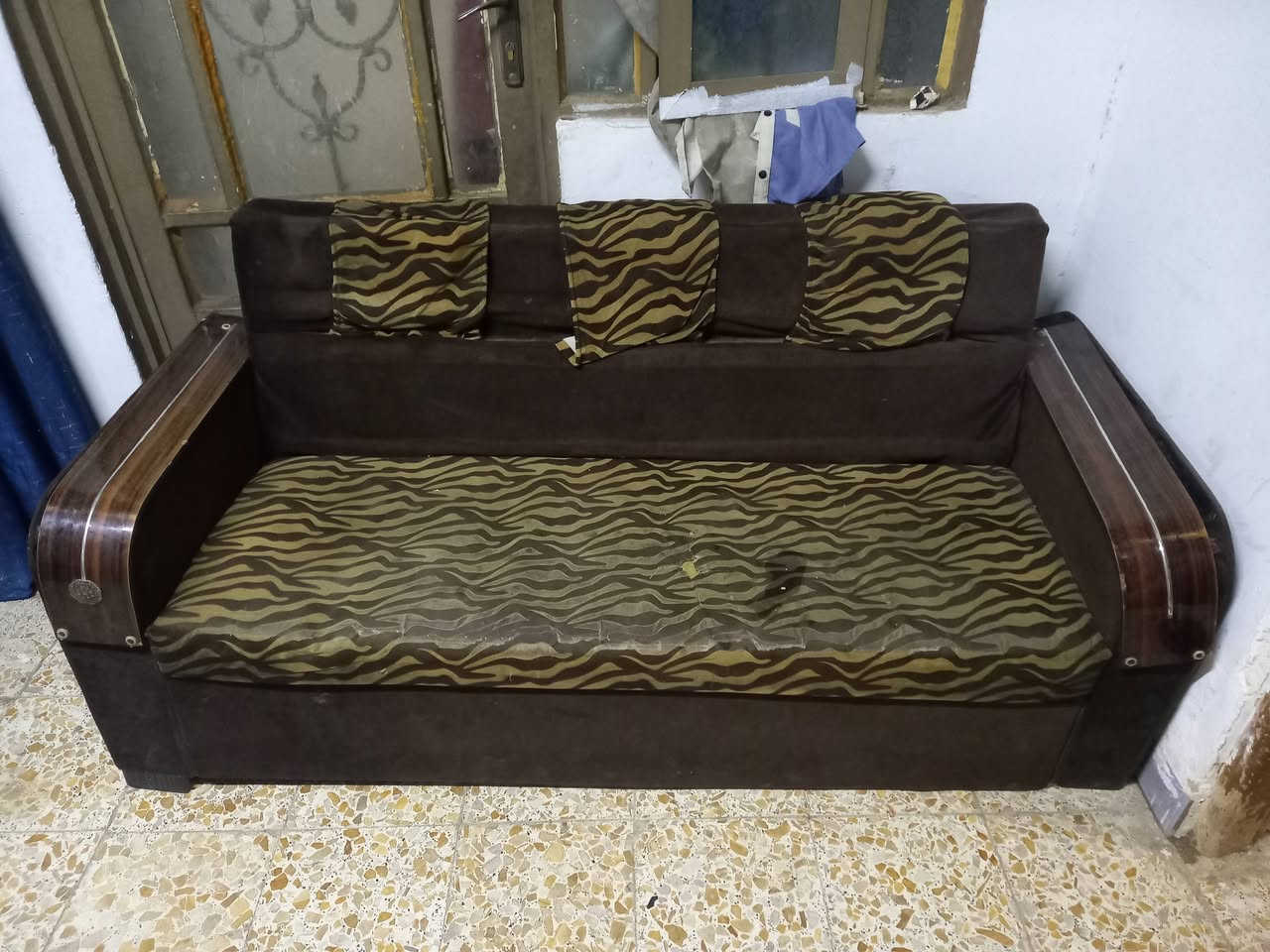 السلام عليكم اغراض مناسبه بيع مستعجل 160 شلع***********
