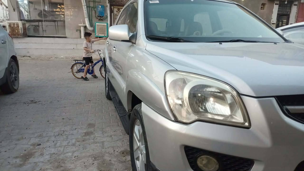 🚗 للبيع كيه سبورتج موديل ٢٠٠٩ 
✅ مكينة ٢٠٠٠ دوش
✅كفاله عامه بس الباب السايق مبدل 
✅كير محرك خير من الله
✅شاشه 
✅ مسويلها ادامه كامله 
 سياره جاهزة وكلشي مبين بالصور
✅ رقم بصره راعيها ذي قار 
📍 مكانها كربلاء

السعر 💵 : 100بيه مجال
للتواصل : *********** واتساب فقط
